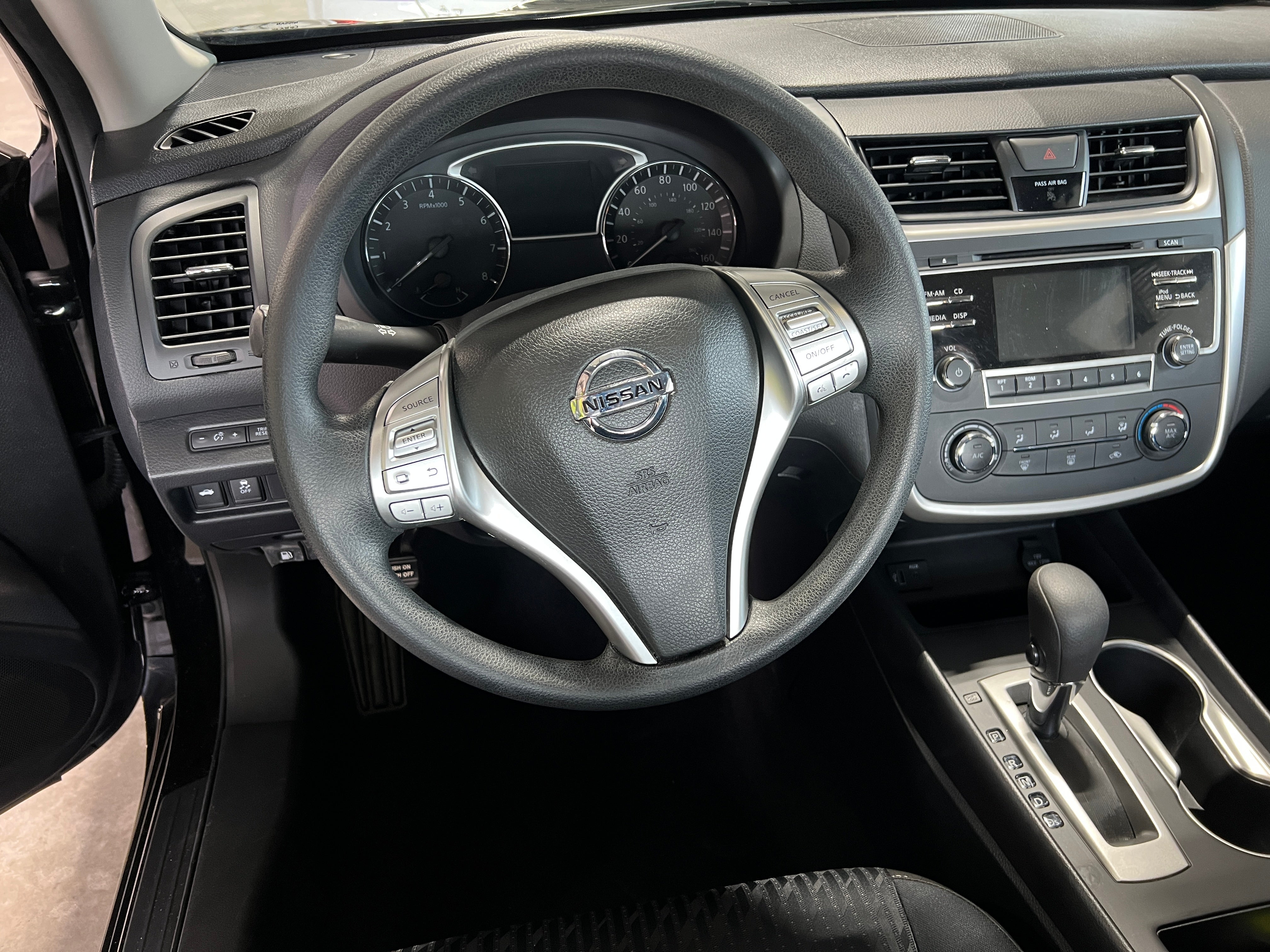 Thumbnail: 2017 Nissan Altima - 5