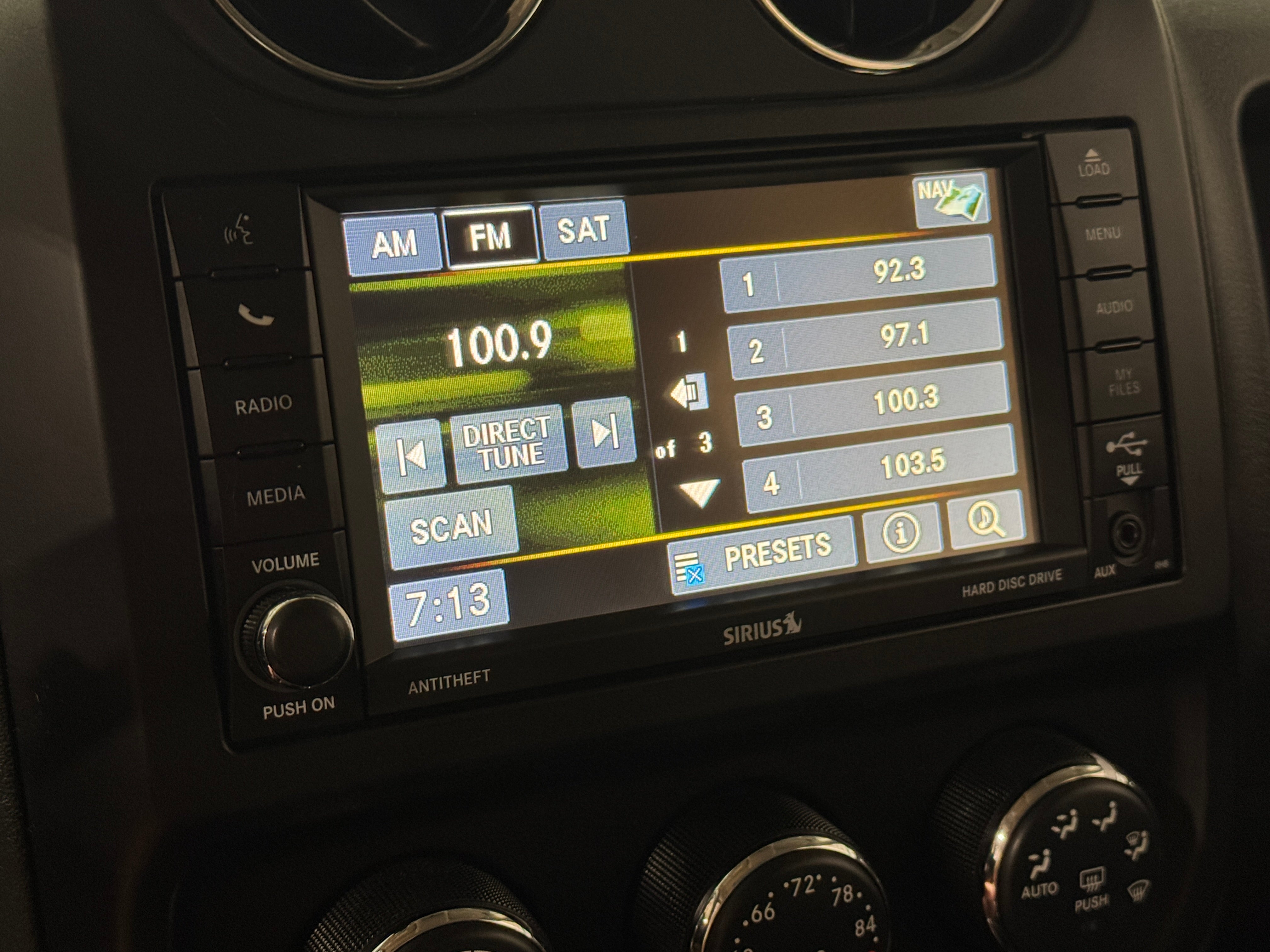 Thumbnail: 2017 Jeep Patriot - 3