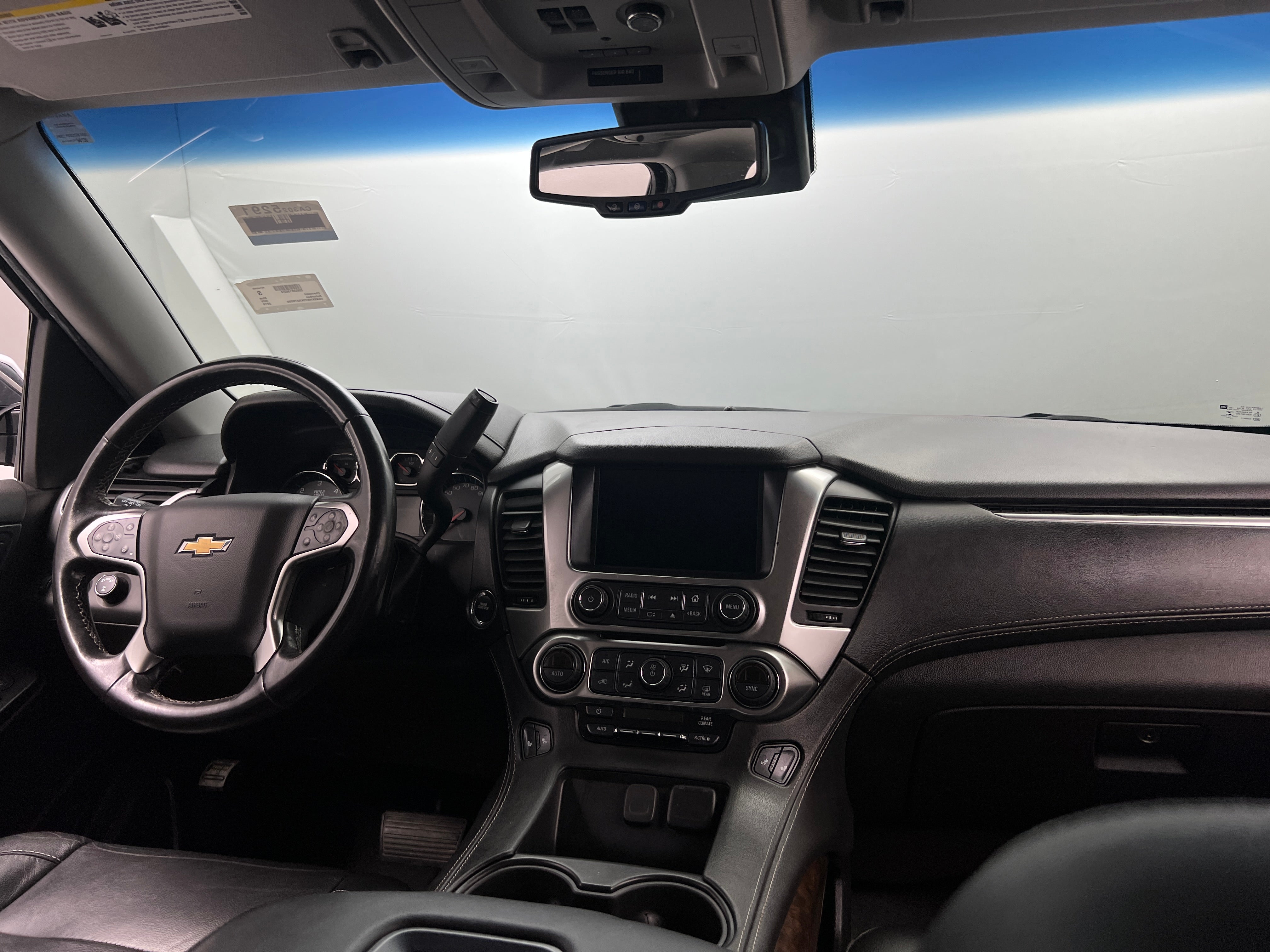 Thumbnail: 2019 Chevrolet Suburban - 3