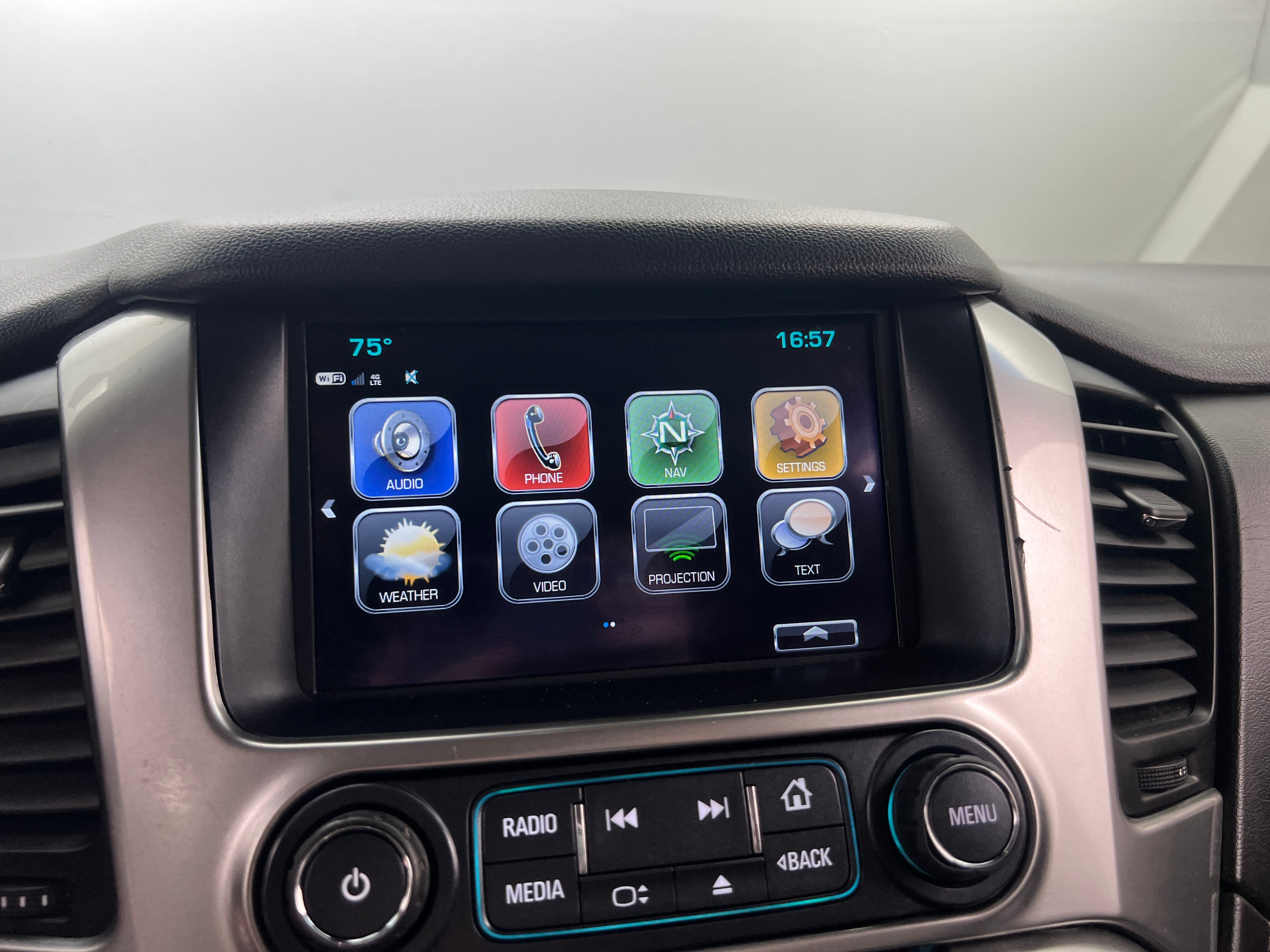 Thumbnail: 2019 Chevrolet Suburban - 4