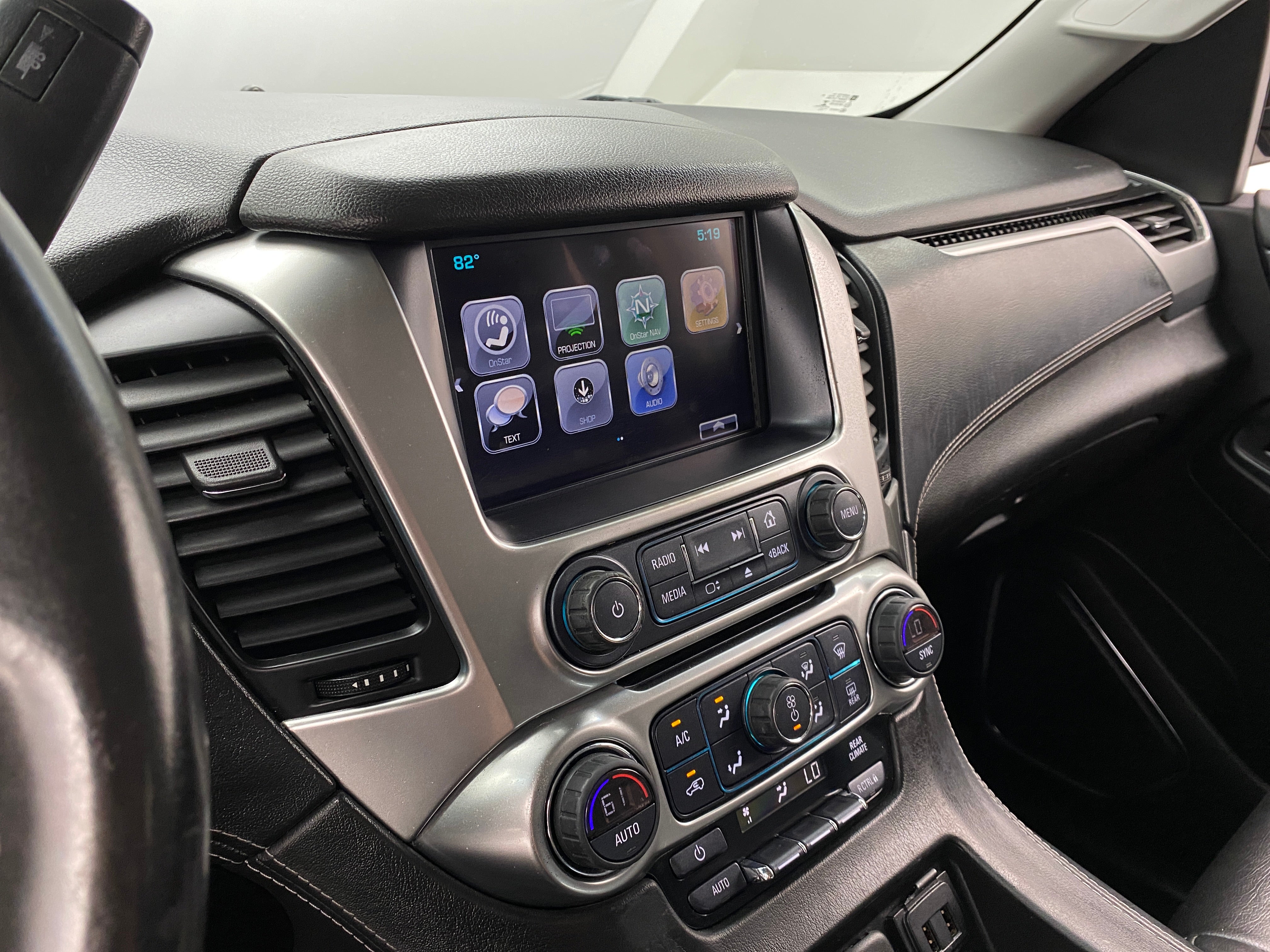 2017 Chevrolet Suburban LS 4