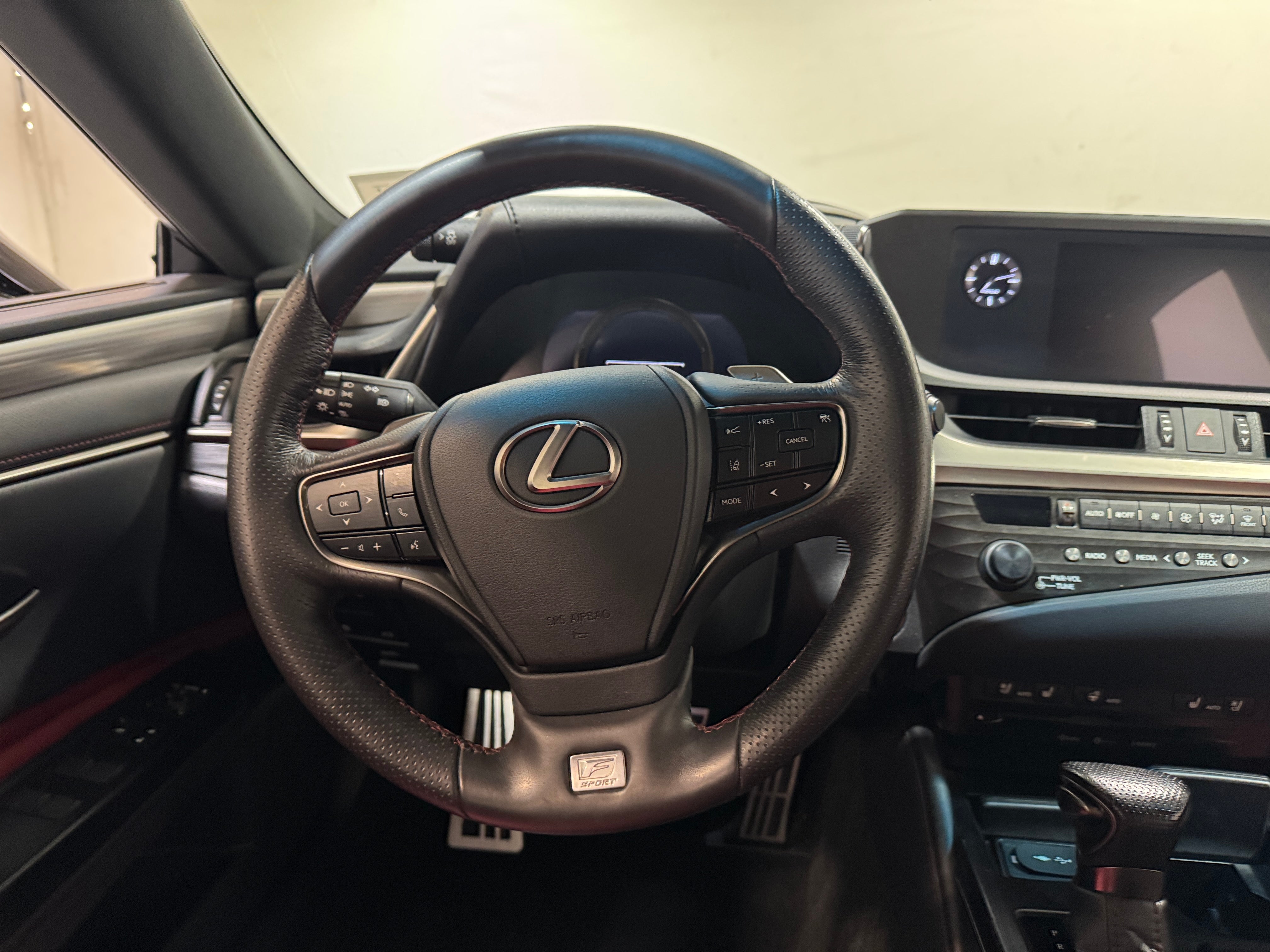 Thumbnail: 2020 Lexus ES - 4