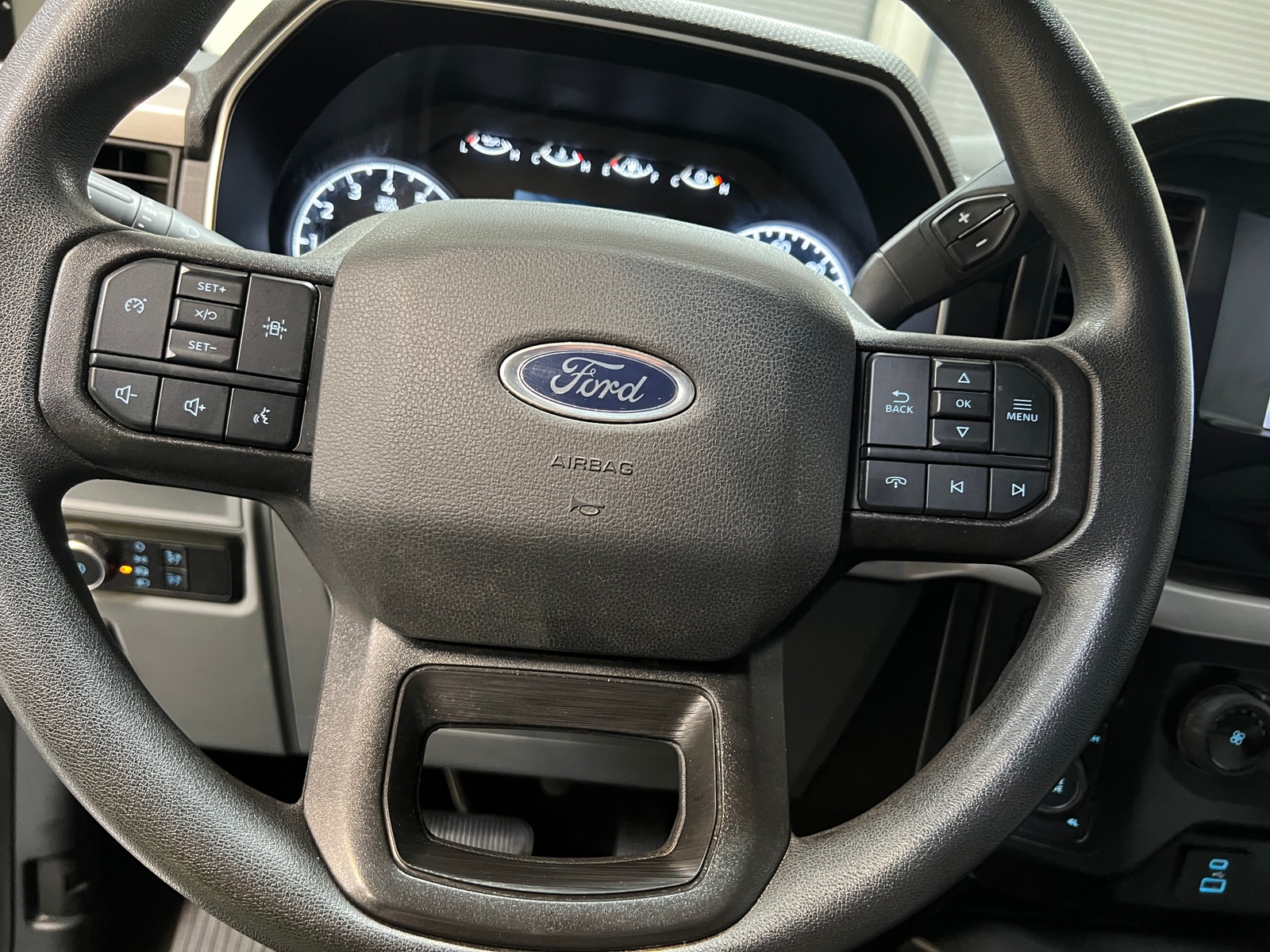 Thumbnail: 2023 Ford Econoline - 5