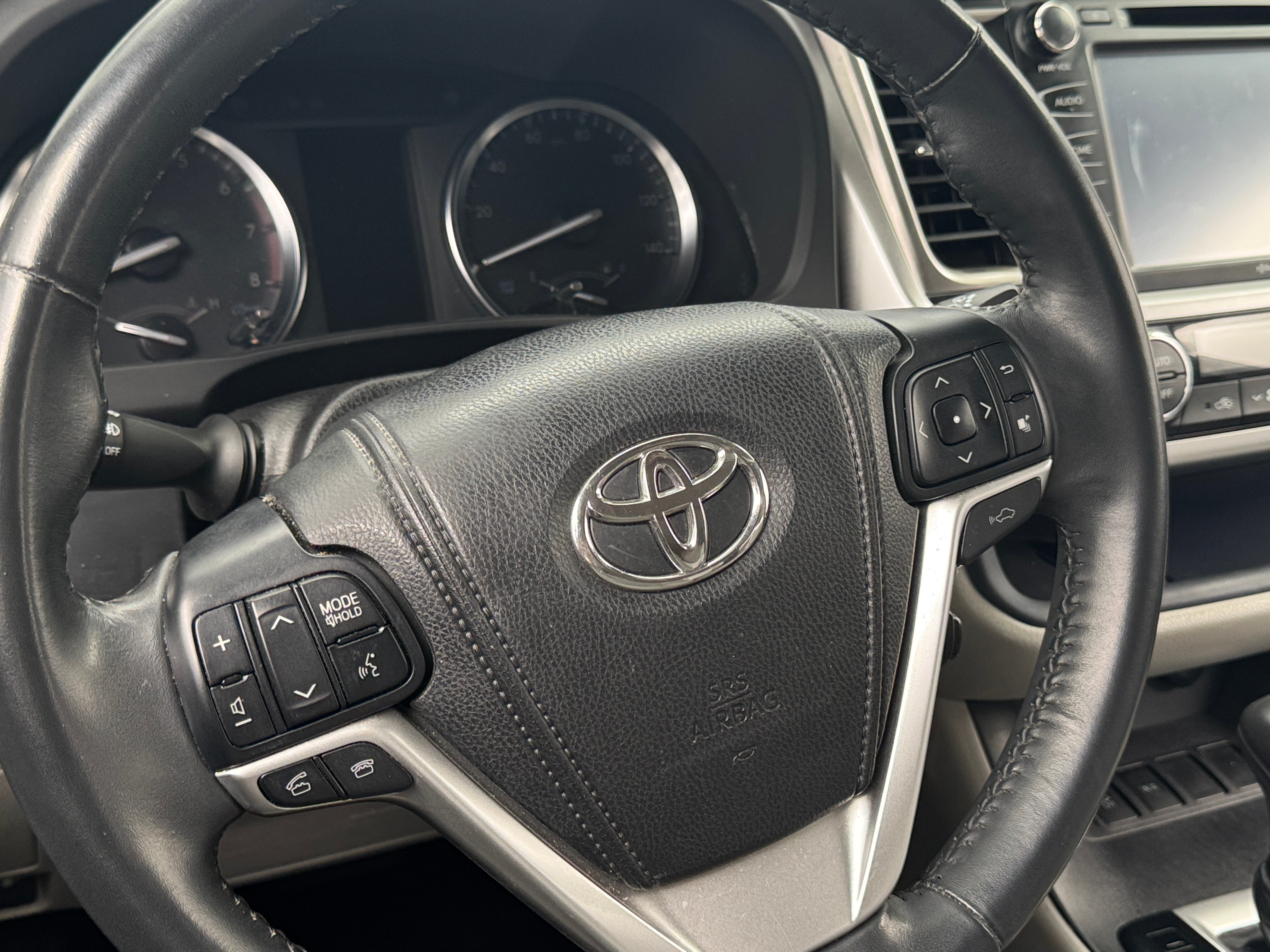 Thumbnail: 2014 Toyota Highlander - 4