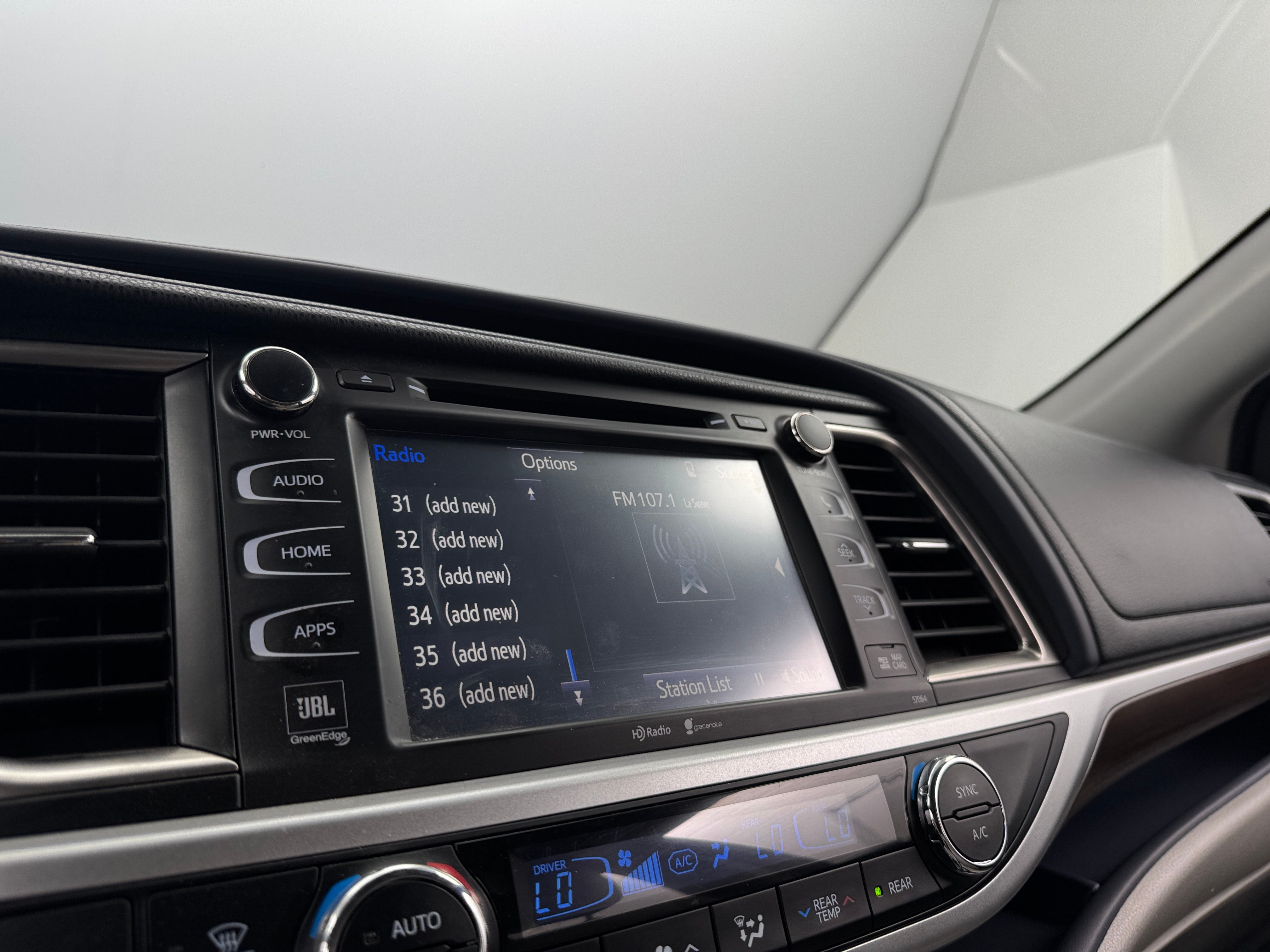 Thumbnail: 2014 Toyota Highlander - 3