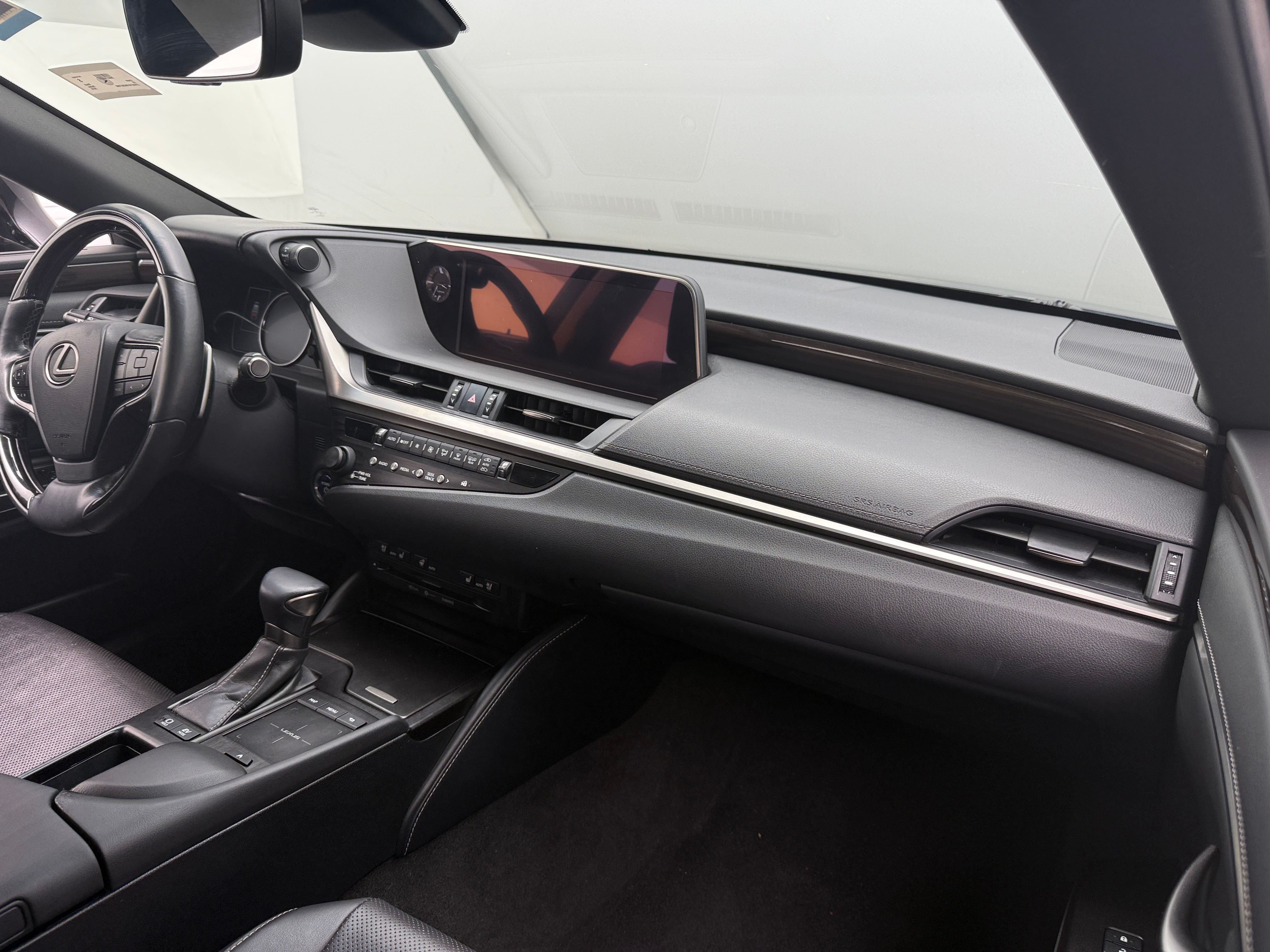Thumbnail: 2019 Lexus ES - 3