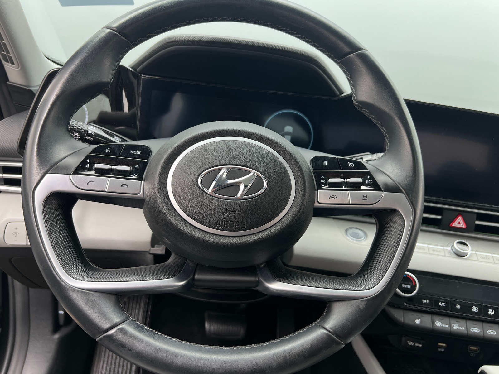 Thumbnail: 2021 Hyundai Elantra - 4