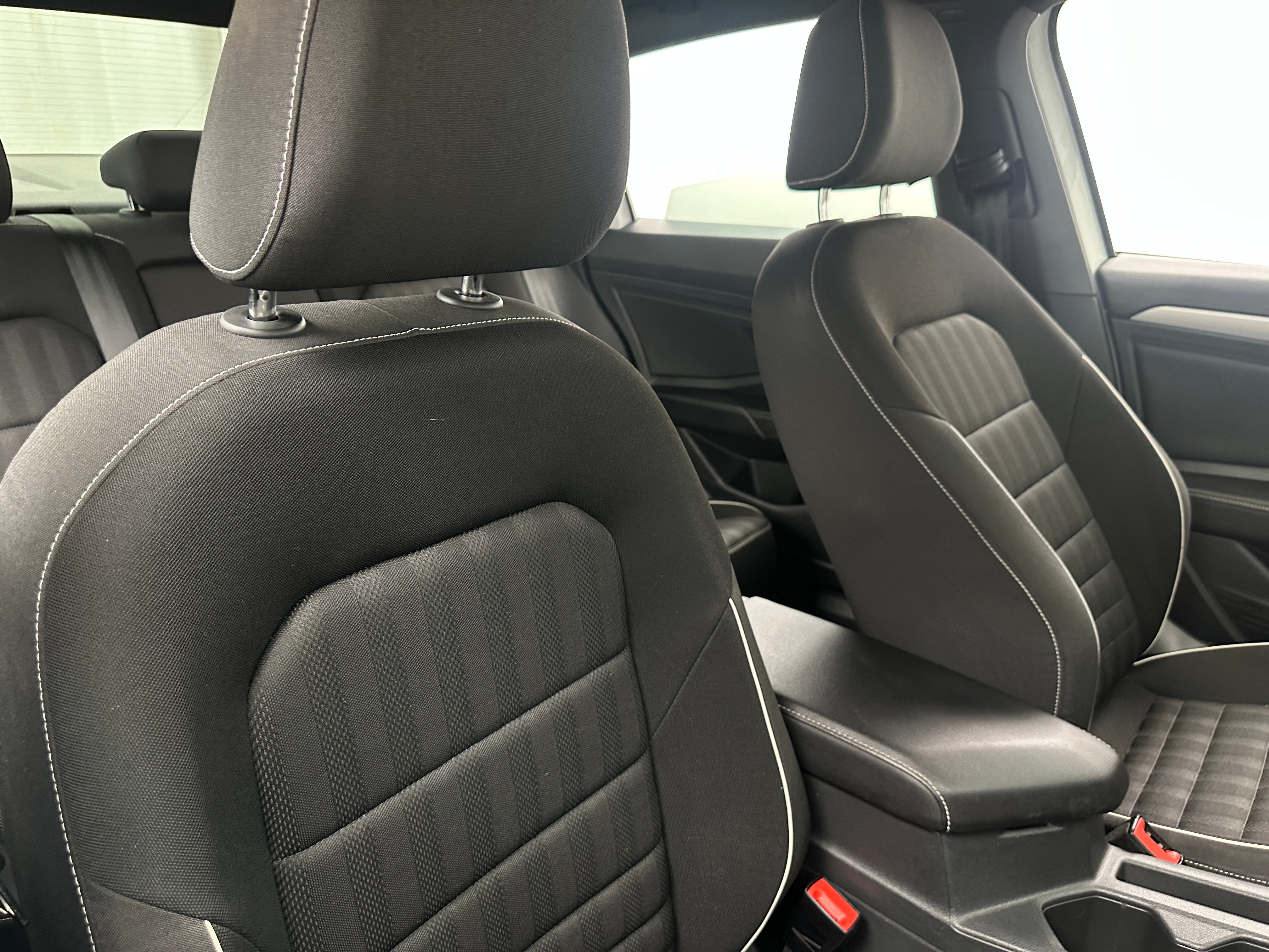 2022 Volkswagen Jetta Sport 2