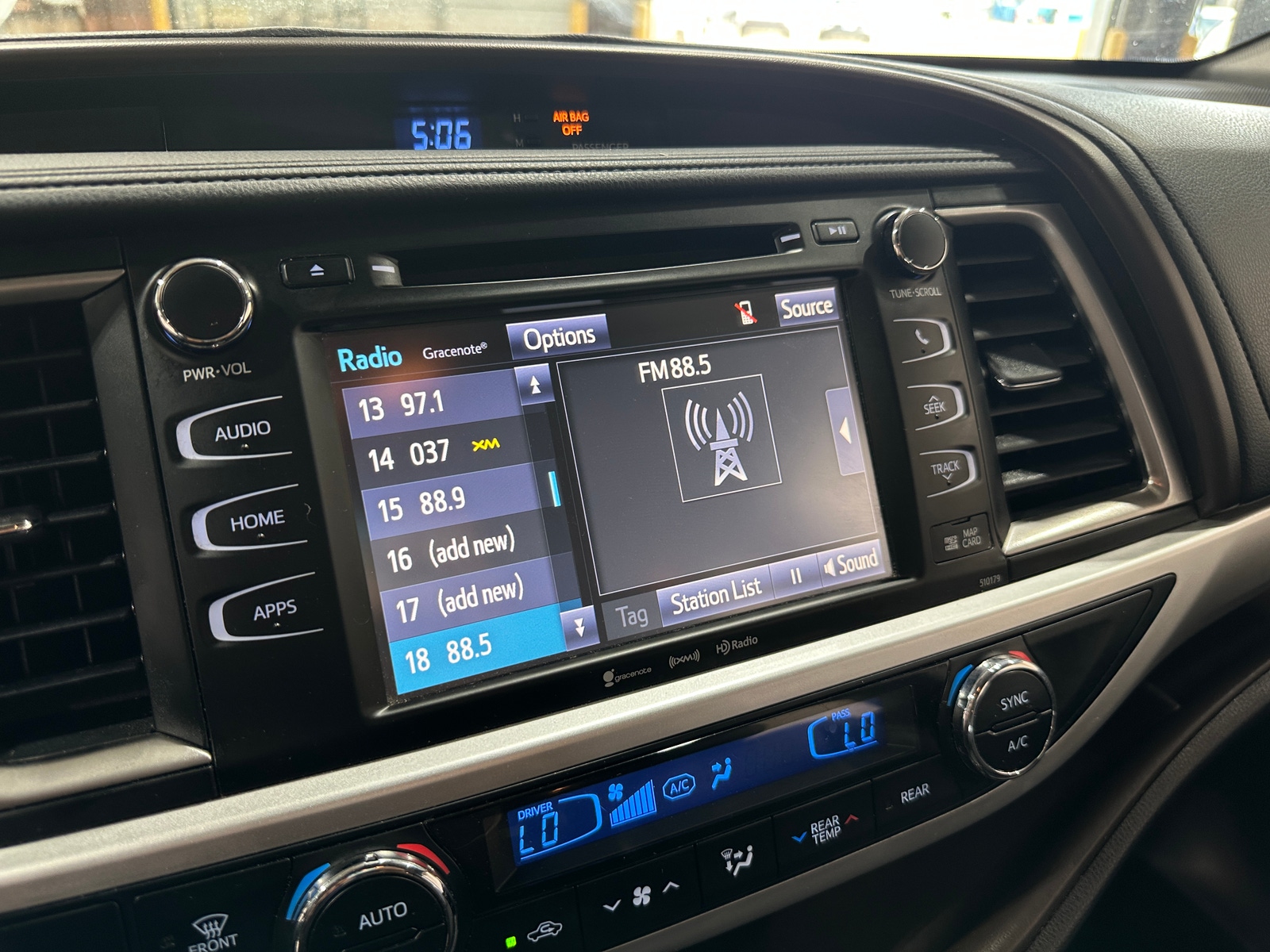Thumbnail: 2018 Toyota Highlander - 3