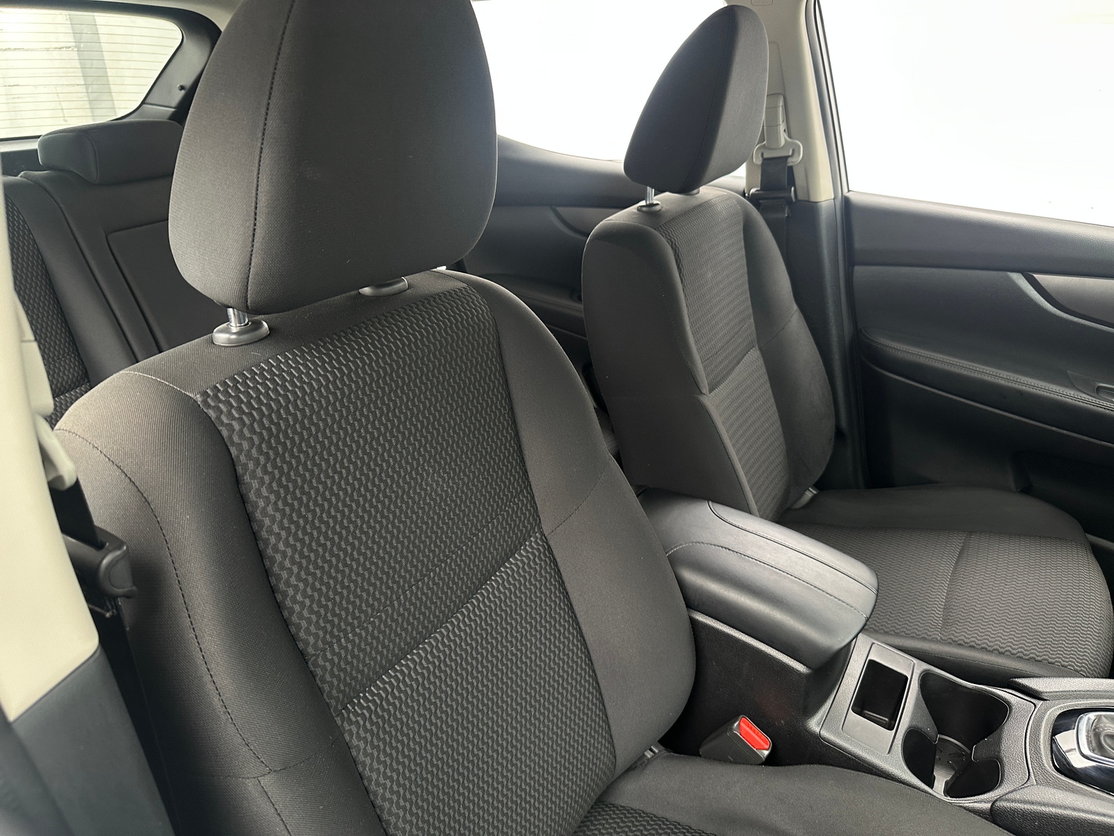 Thumbnail: 2021 Nissan Rogue Sport - 2