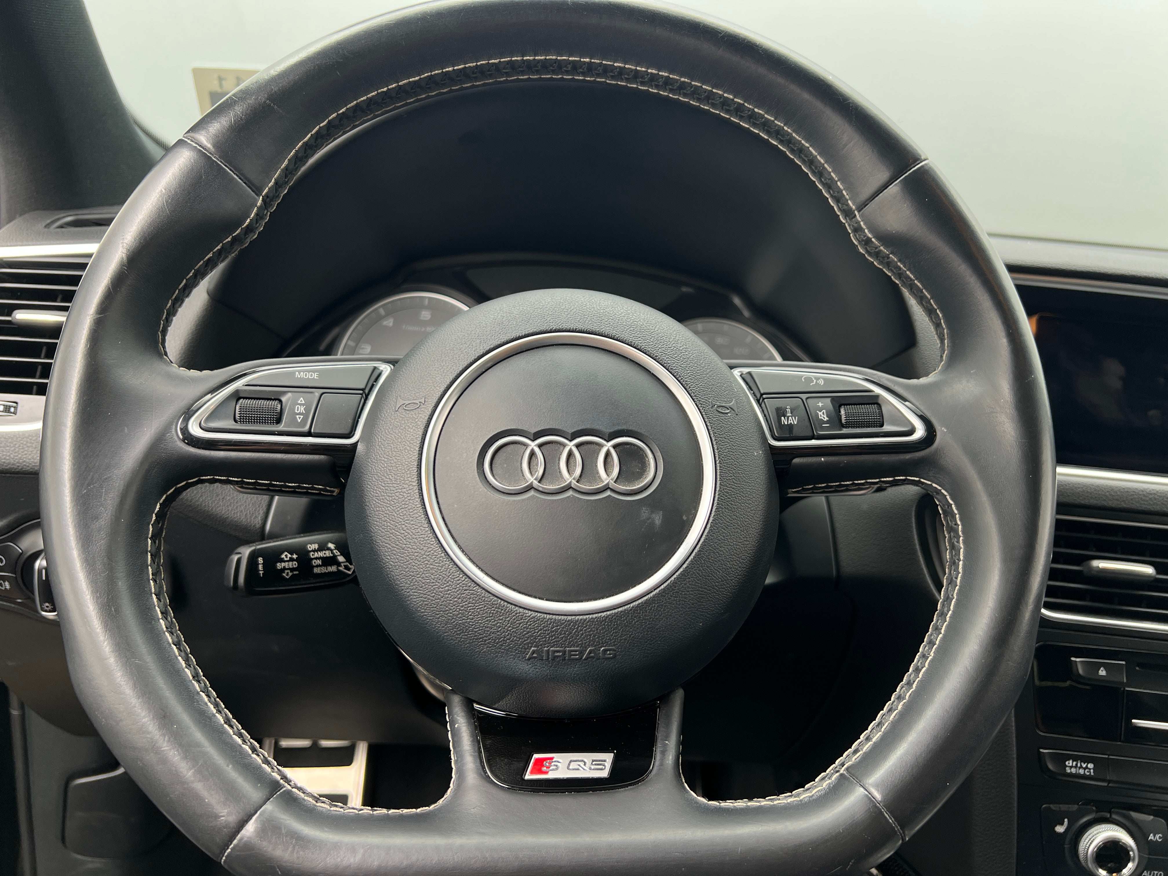 Thumbnail: 2017 Audi SQ5 - 4