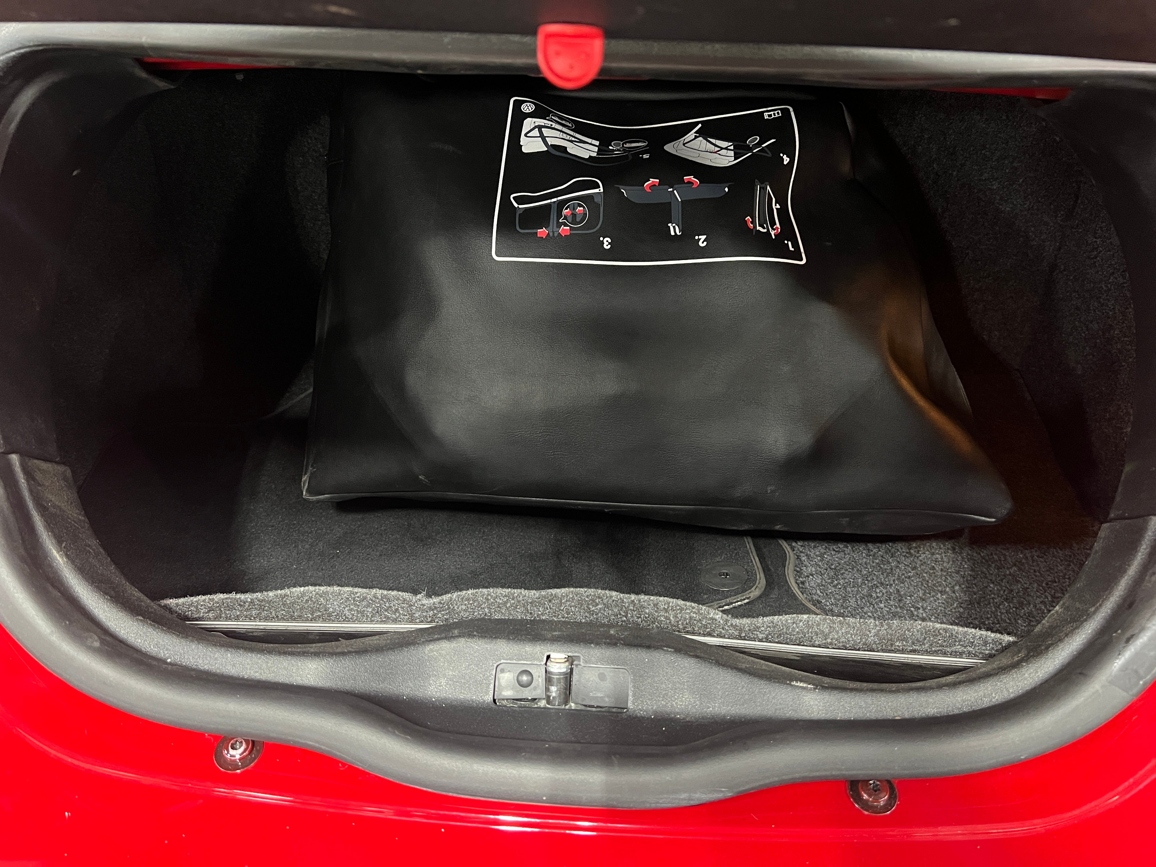 Thumbnail: 2010 Volkswagen New Beetle - 5