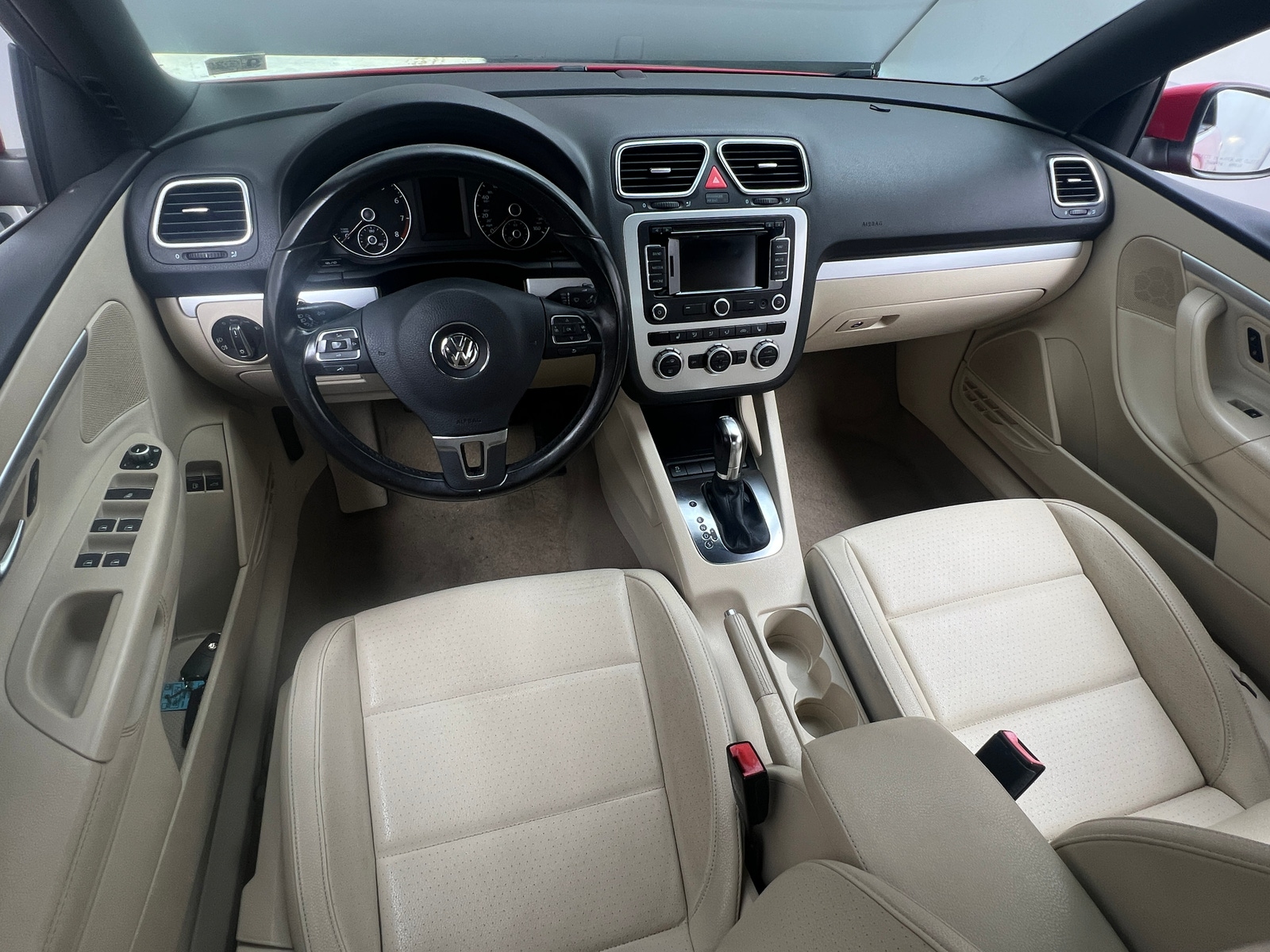 Thumbnail: 2014 Volkswagen Eos - 2