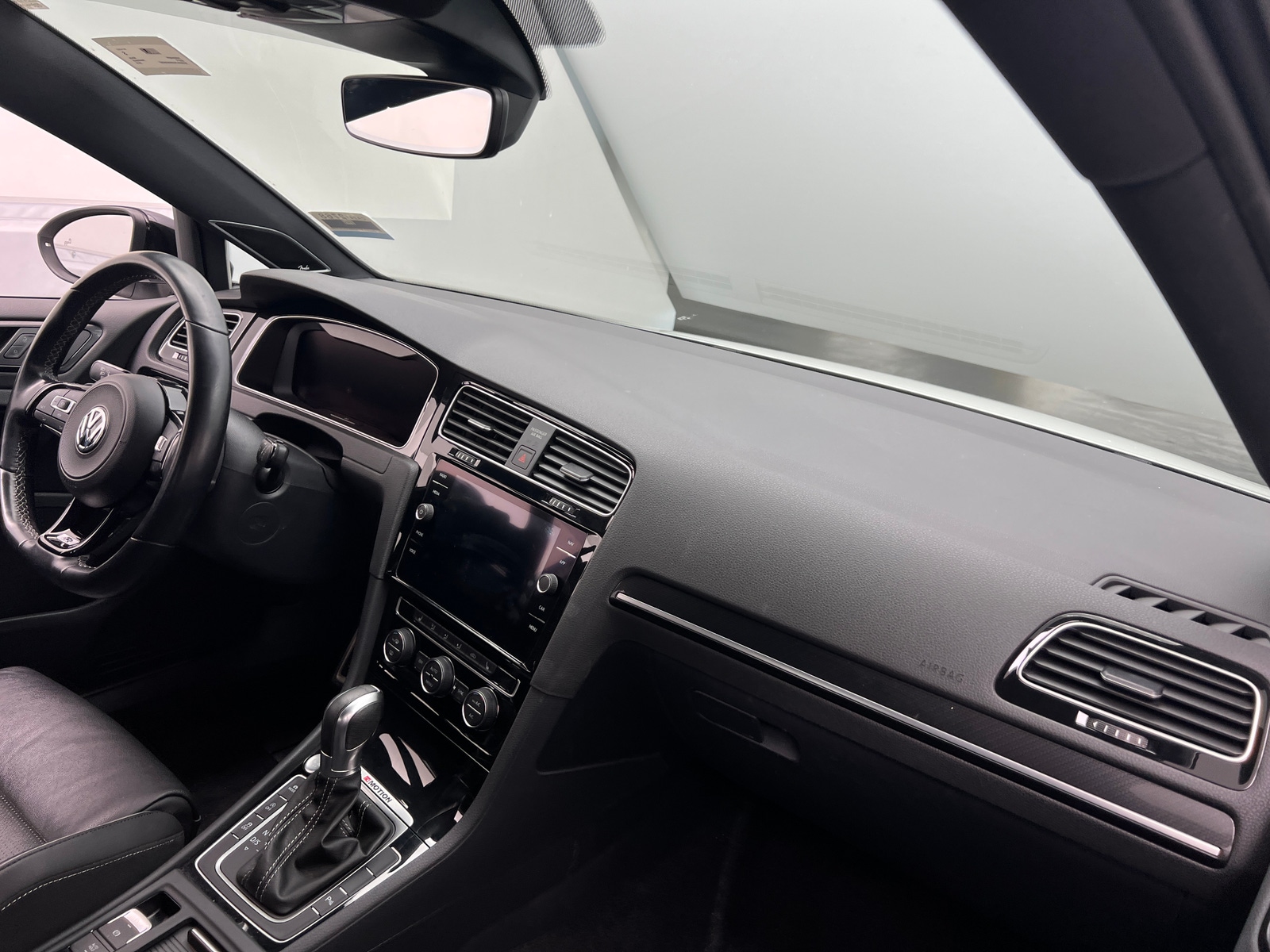 Thumbnail: 2019 Volkswagen Golf - 2