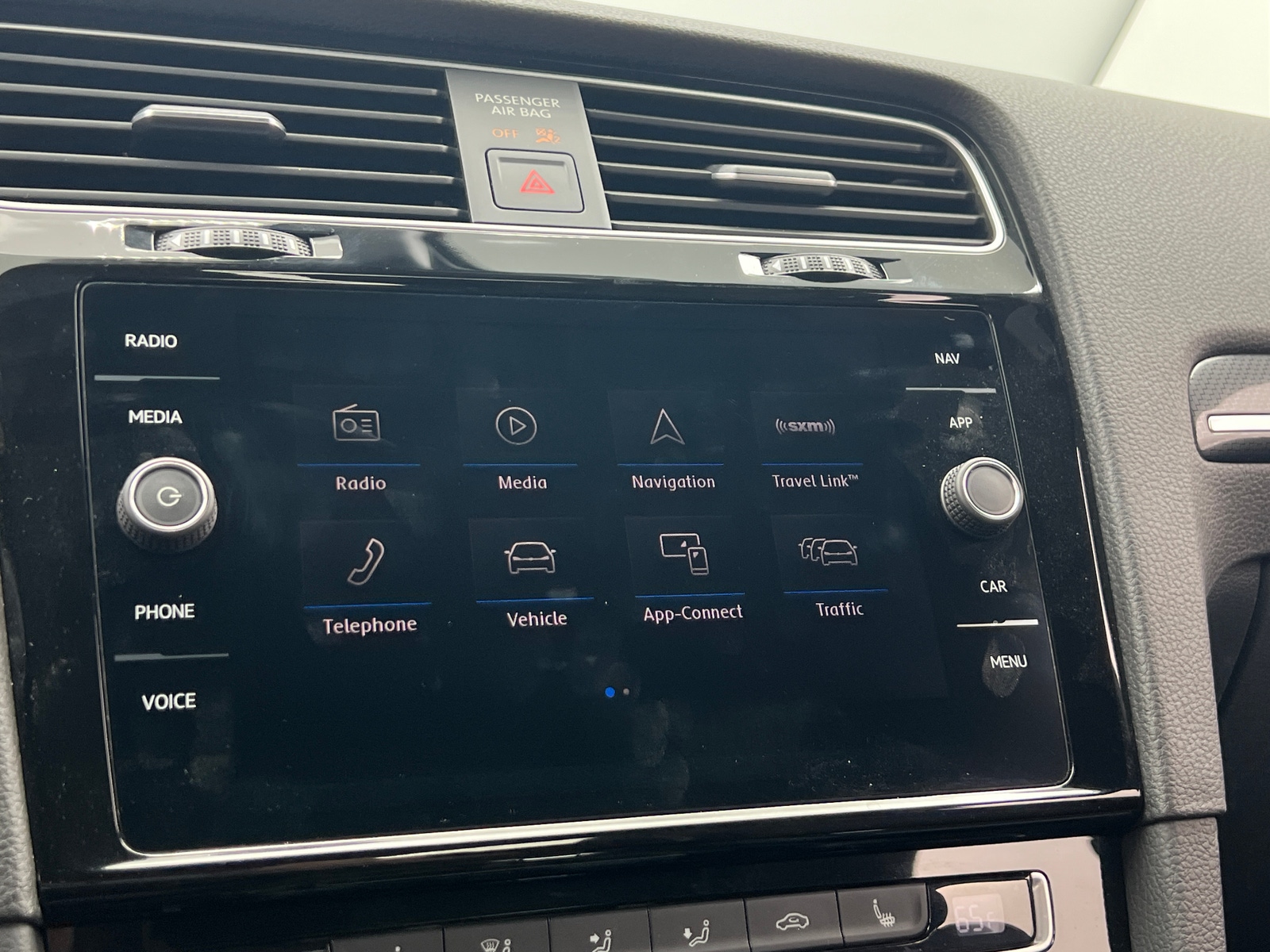 Thumbnail: 2019 Volkswagen Golf - 3