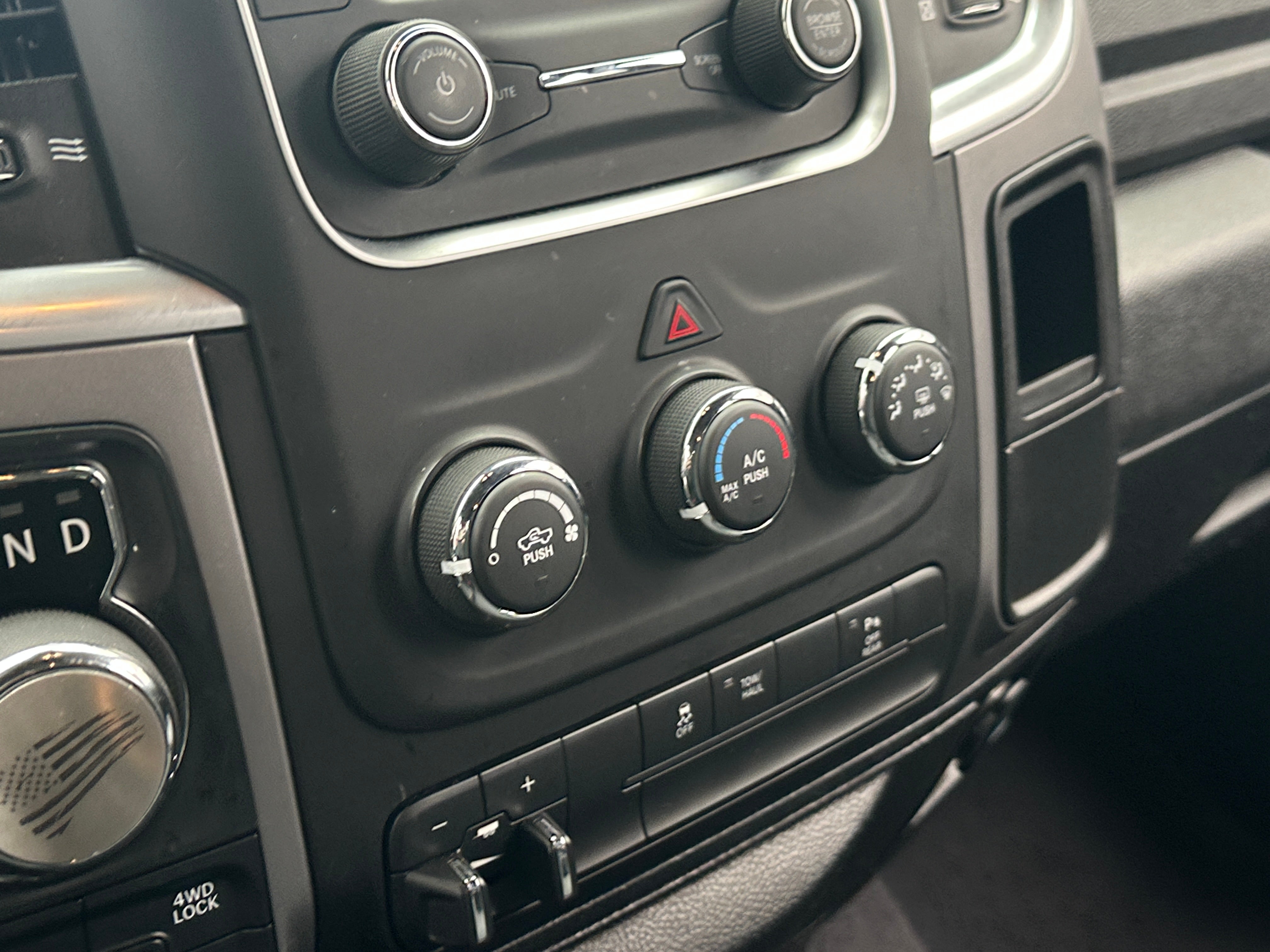Thumbnail: 2021 RAM 1500 Classic - 4