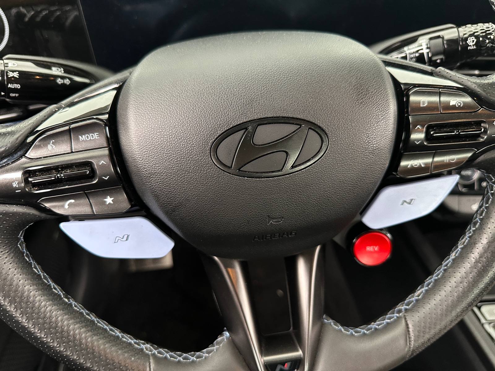 Thumbnail: 2024 Hyundai Elantra - 4