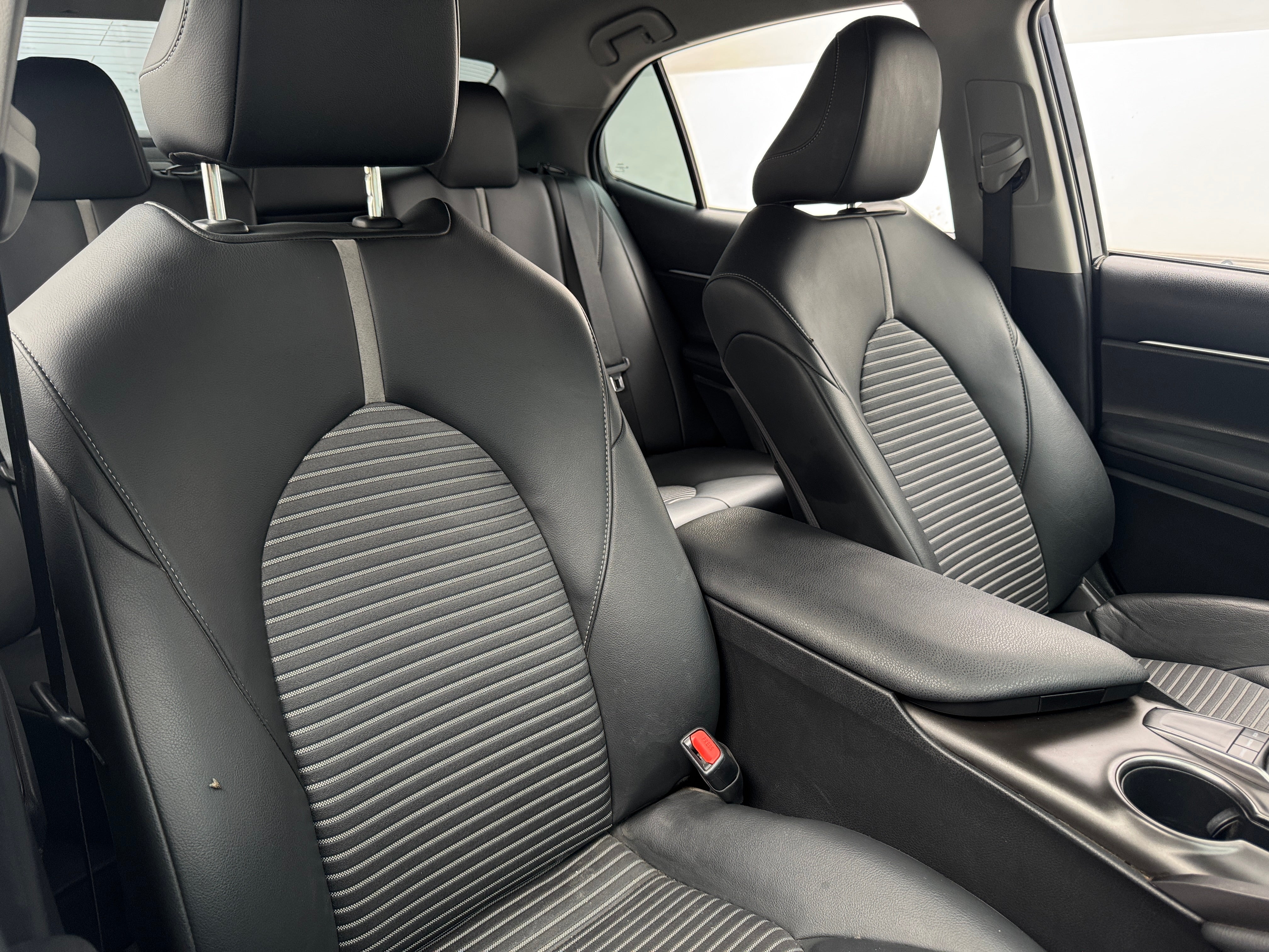 2022 Toyota Camry SE 2