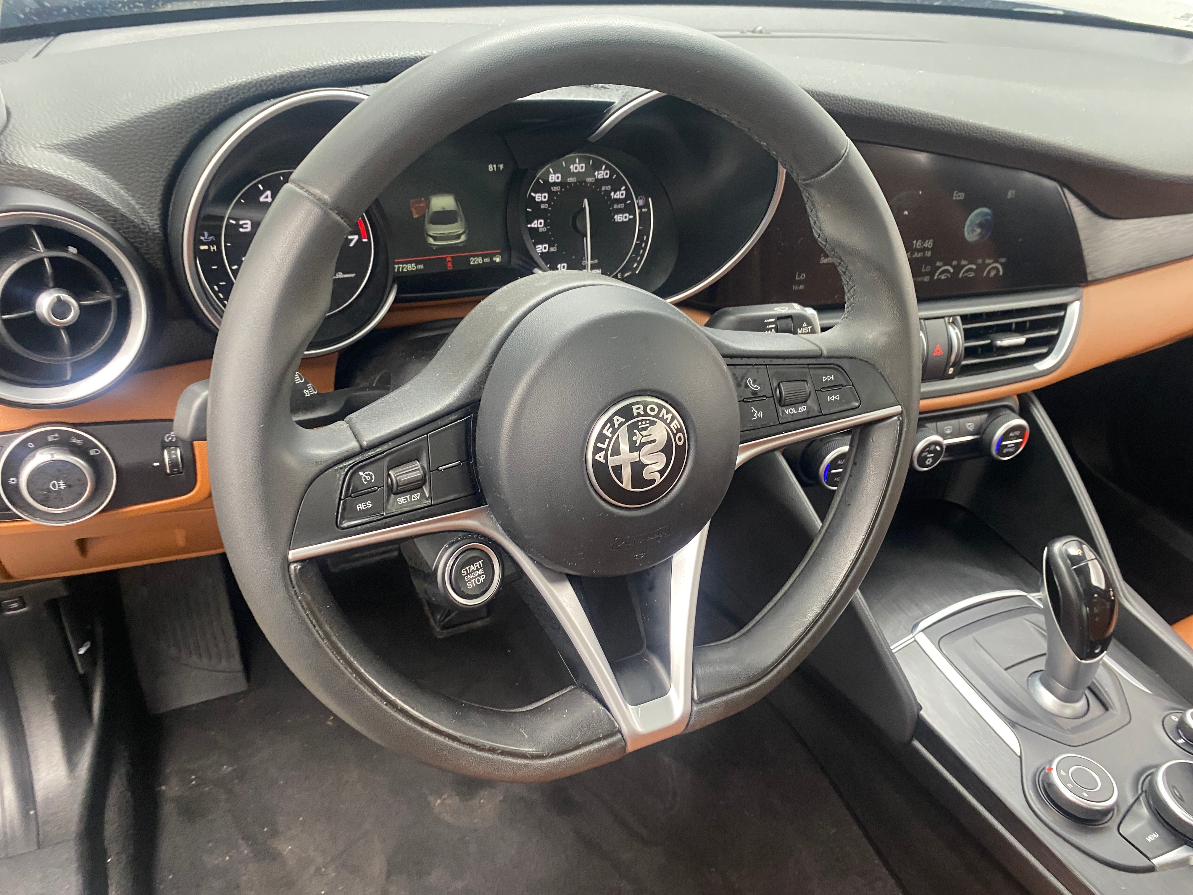 2017 Alfa Romeo Giulia Base 4