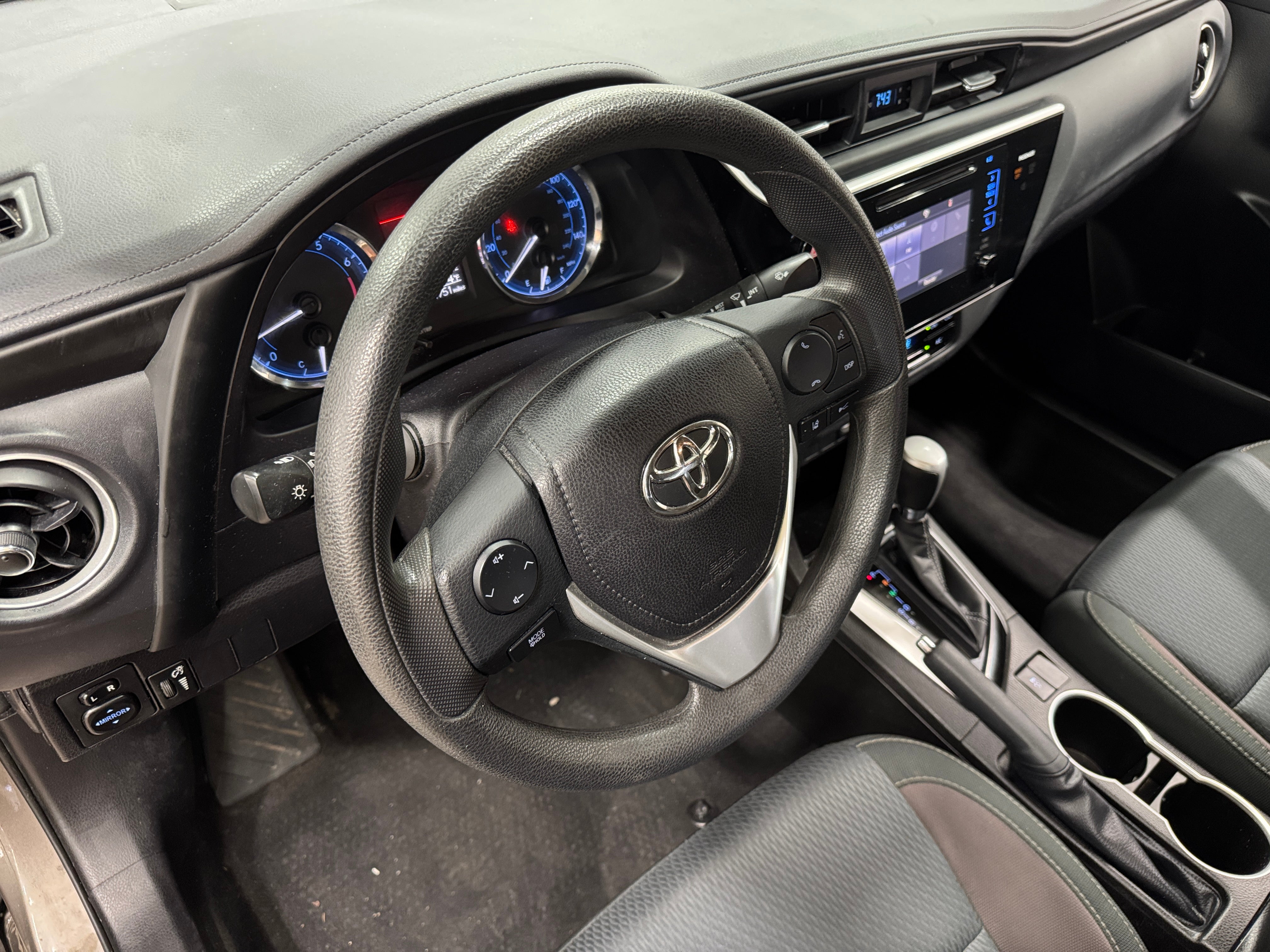 Thumbnail: 2017 Toyota Corolla - 3