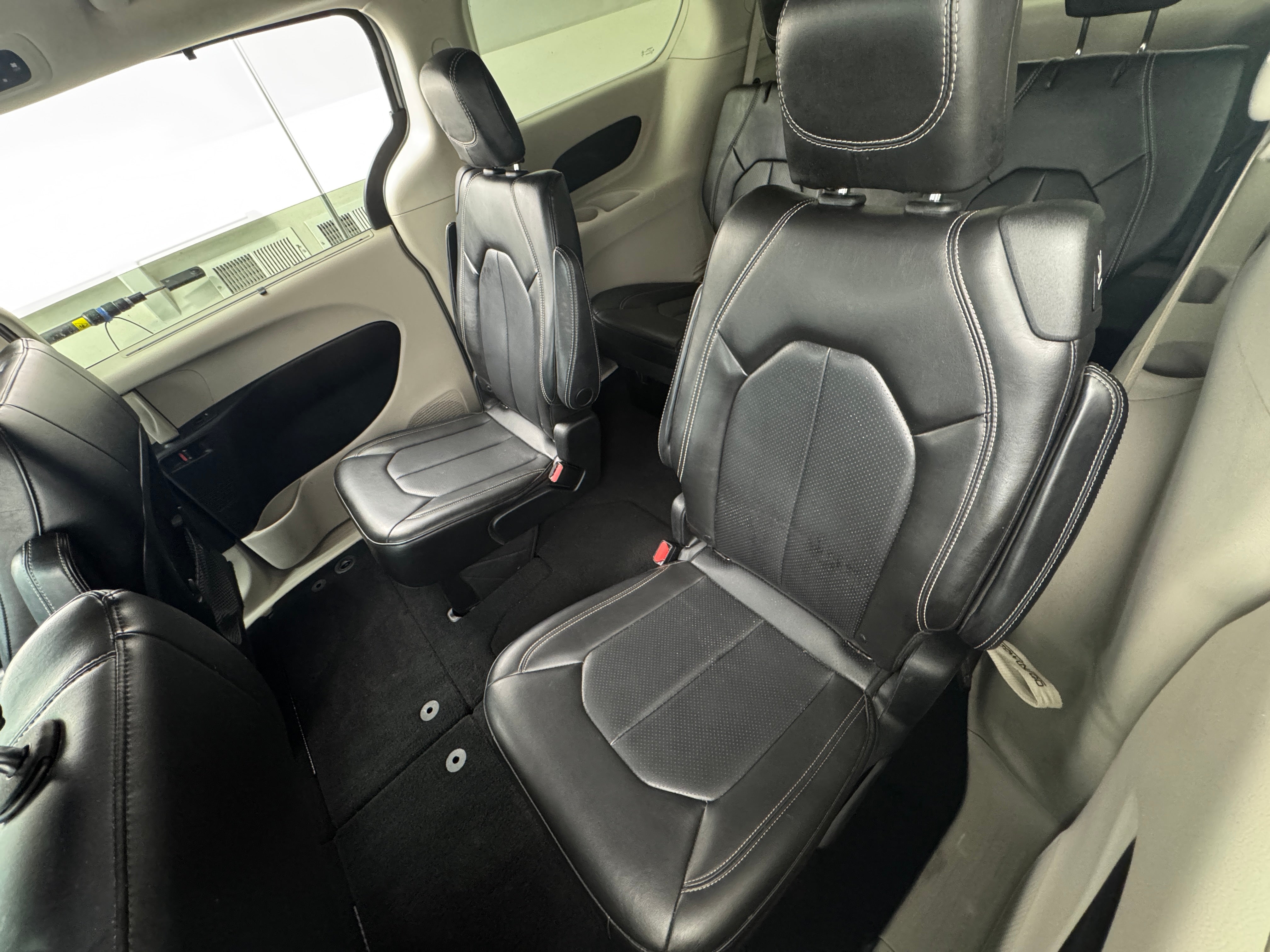 2020 Chrysler Voyager LXi 5