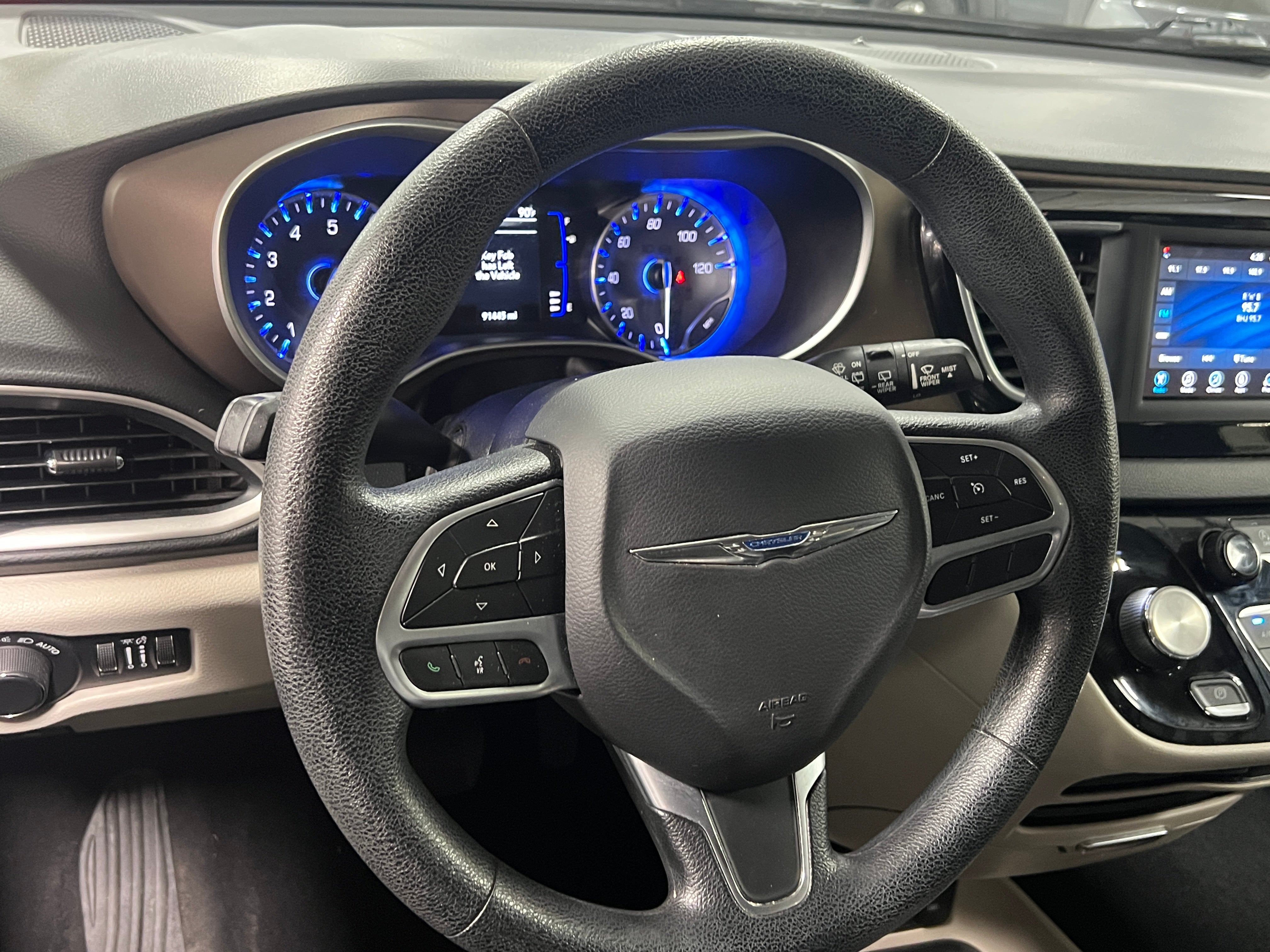 2020 Chrysler Voyager LXi 4