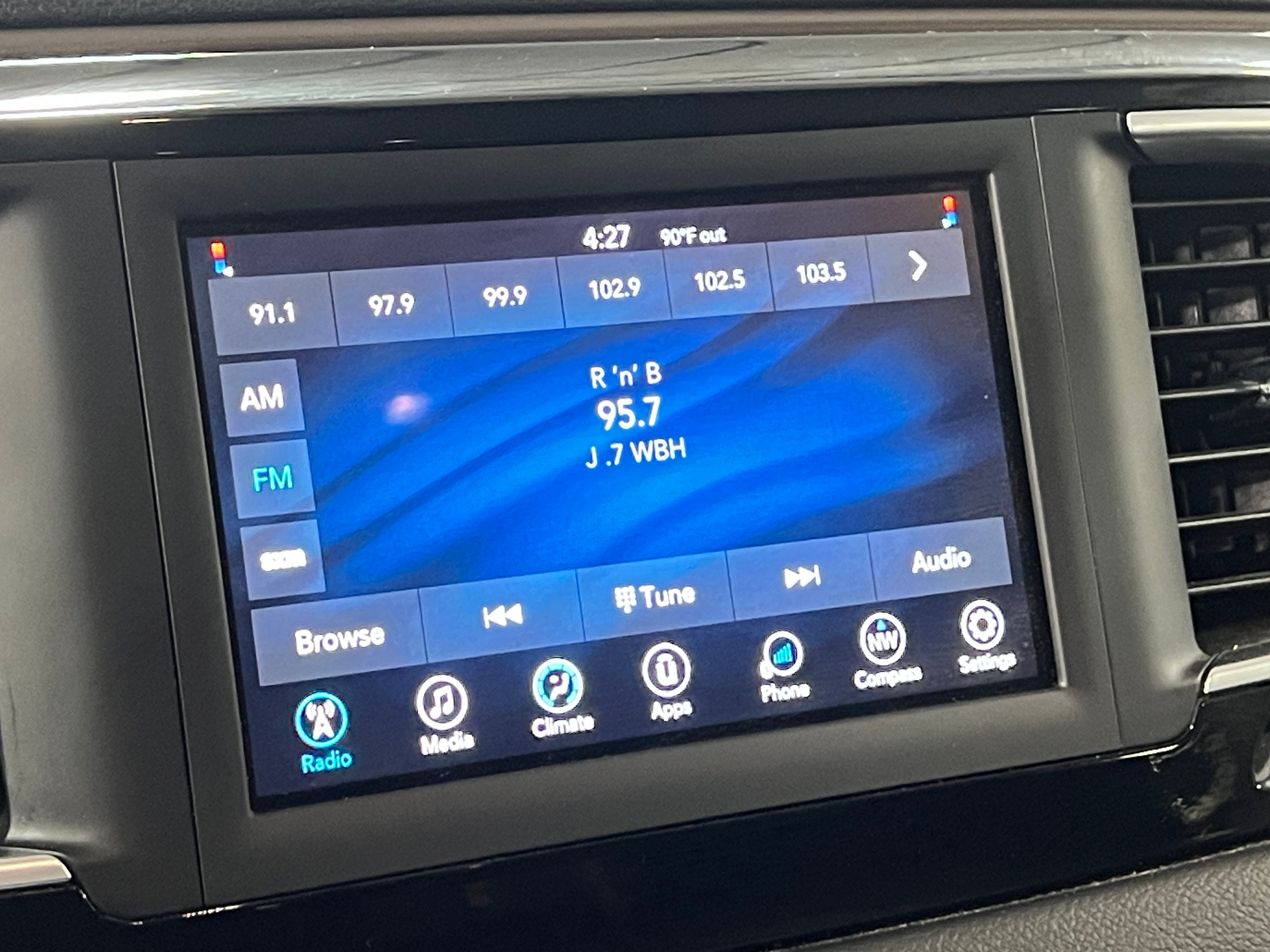 2020 Chrysler Voyager LXi 3