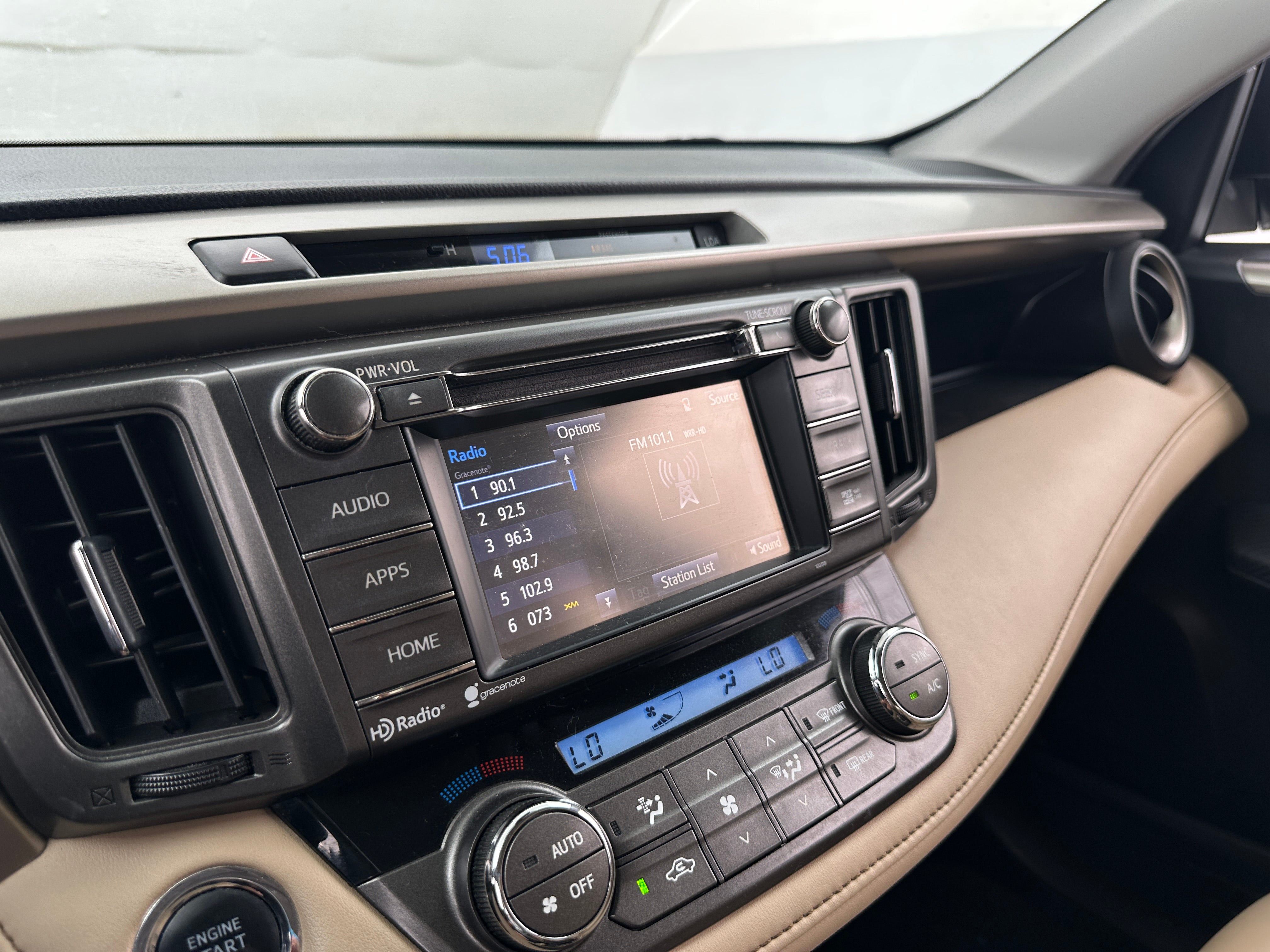 Thumbnail: 2015 Toyota RAV4 - 3