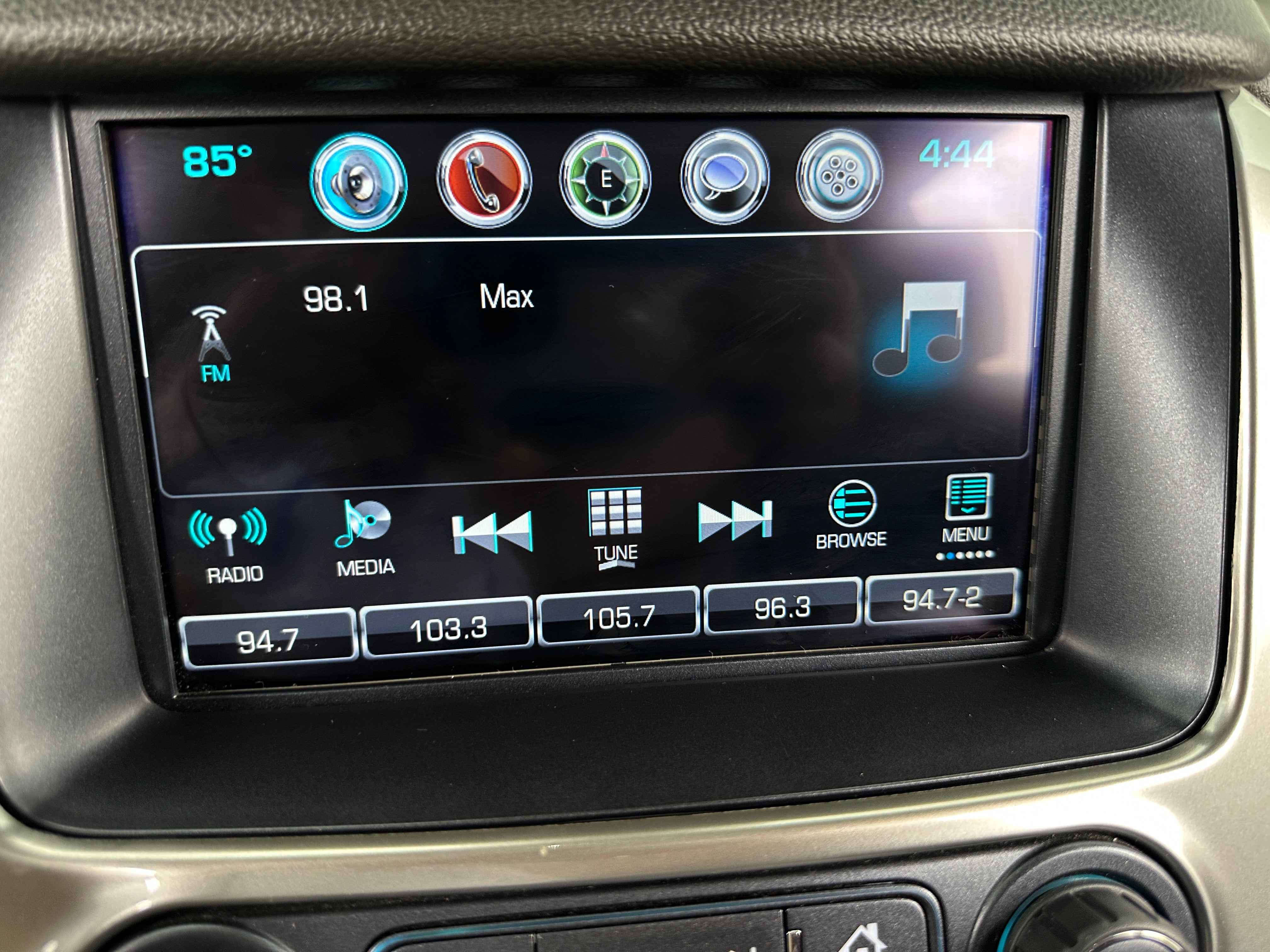 Thumbnail: 2018 Chevrolet Suburban - 3