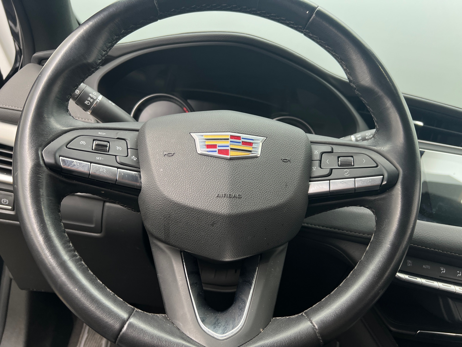 Thumbnail: 2023 Cadillac XT4 - 4