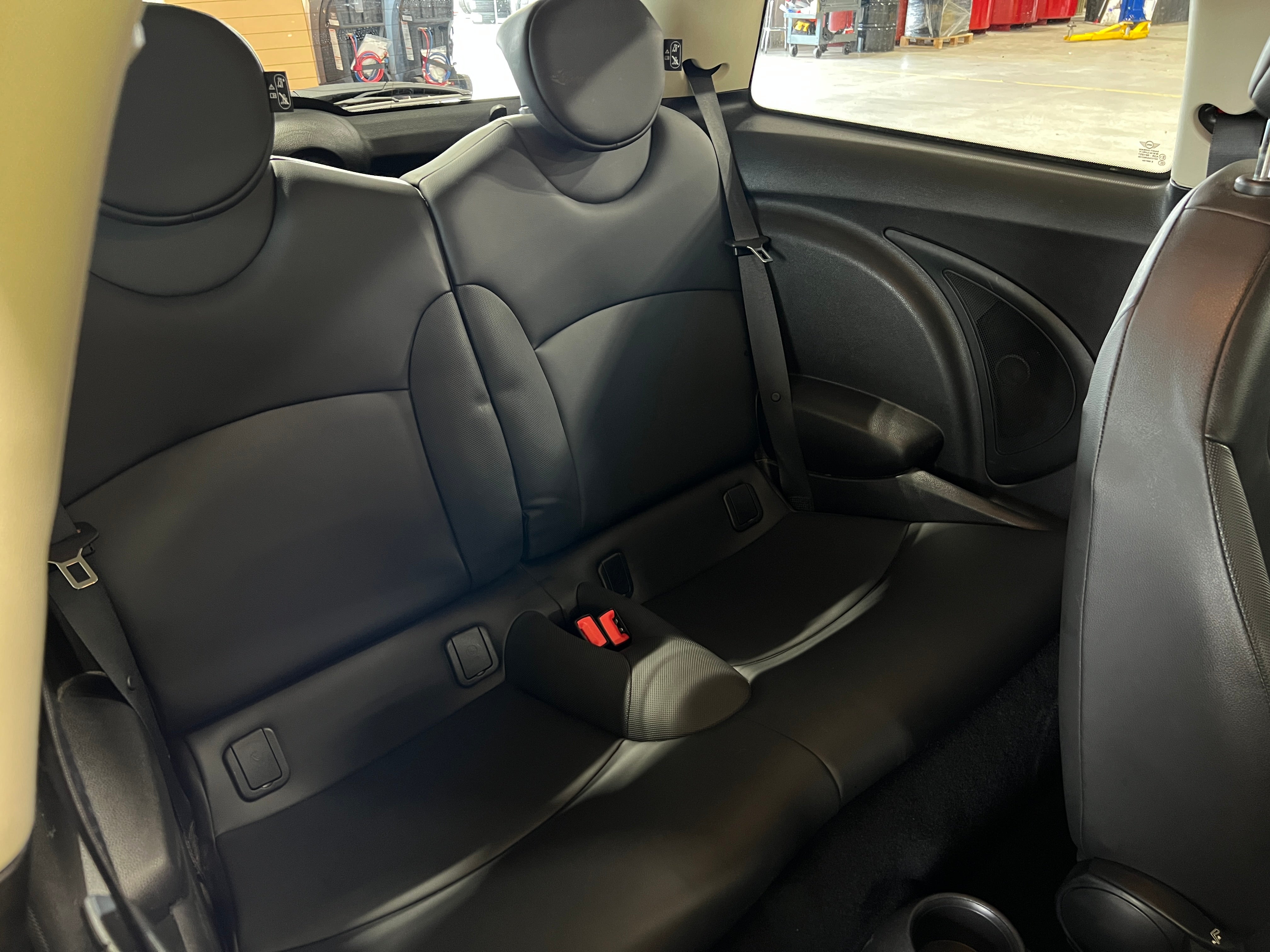 2012 MINI Cooper Hardtop  5