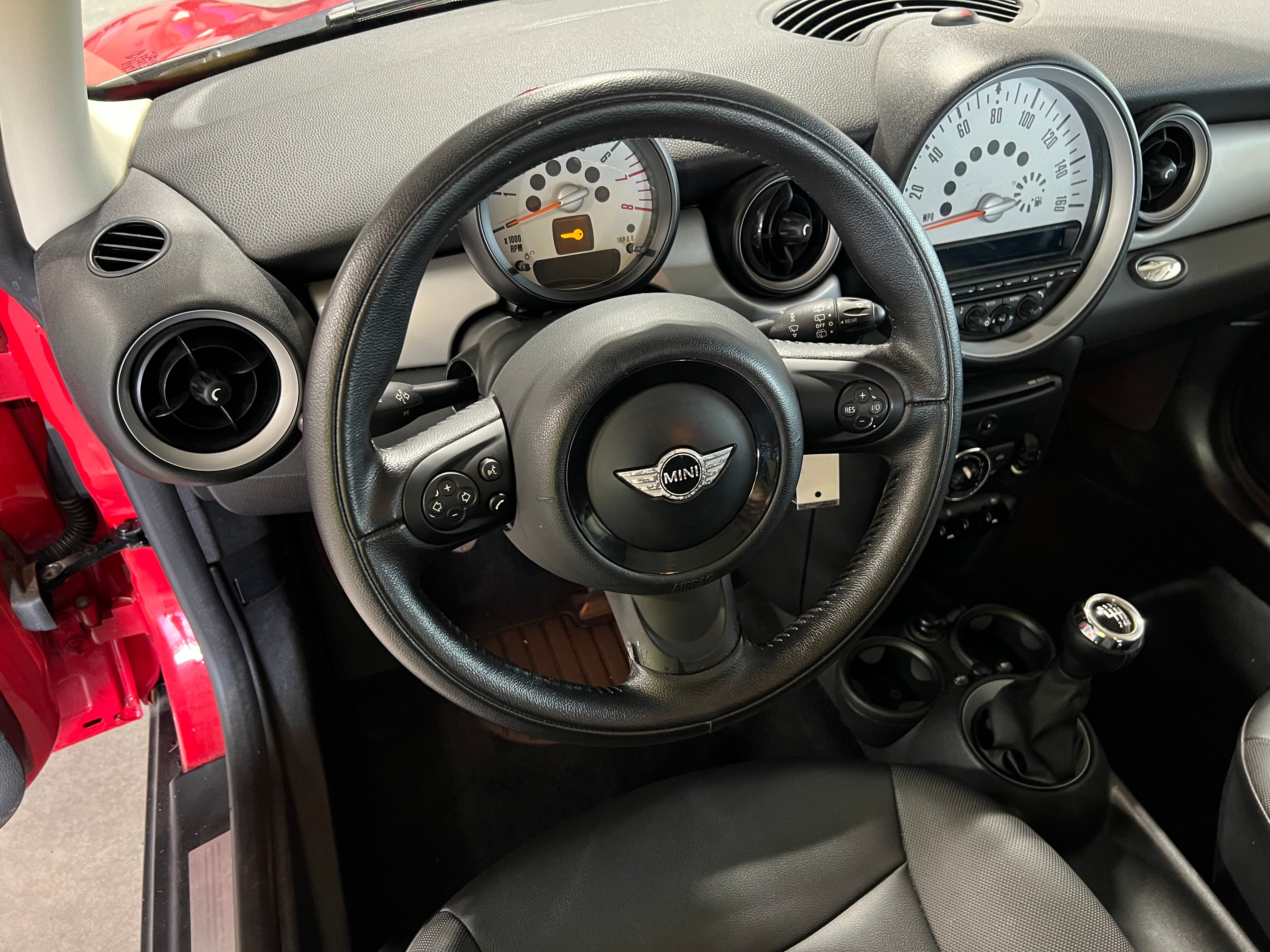2012 MINI Cooper Hardtop  4