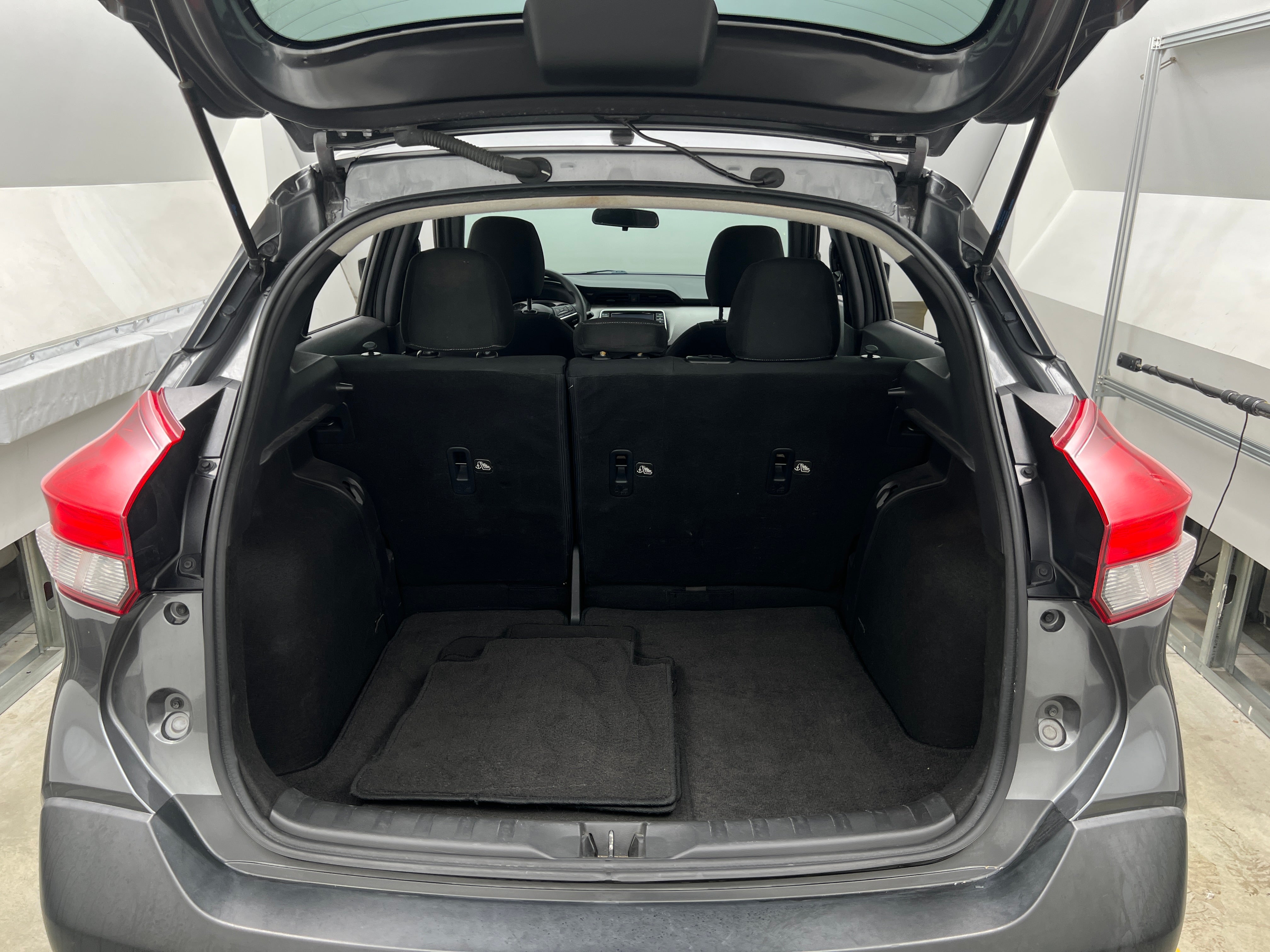 Thumbnail: 2019 Nissan Kicks - 7