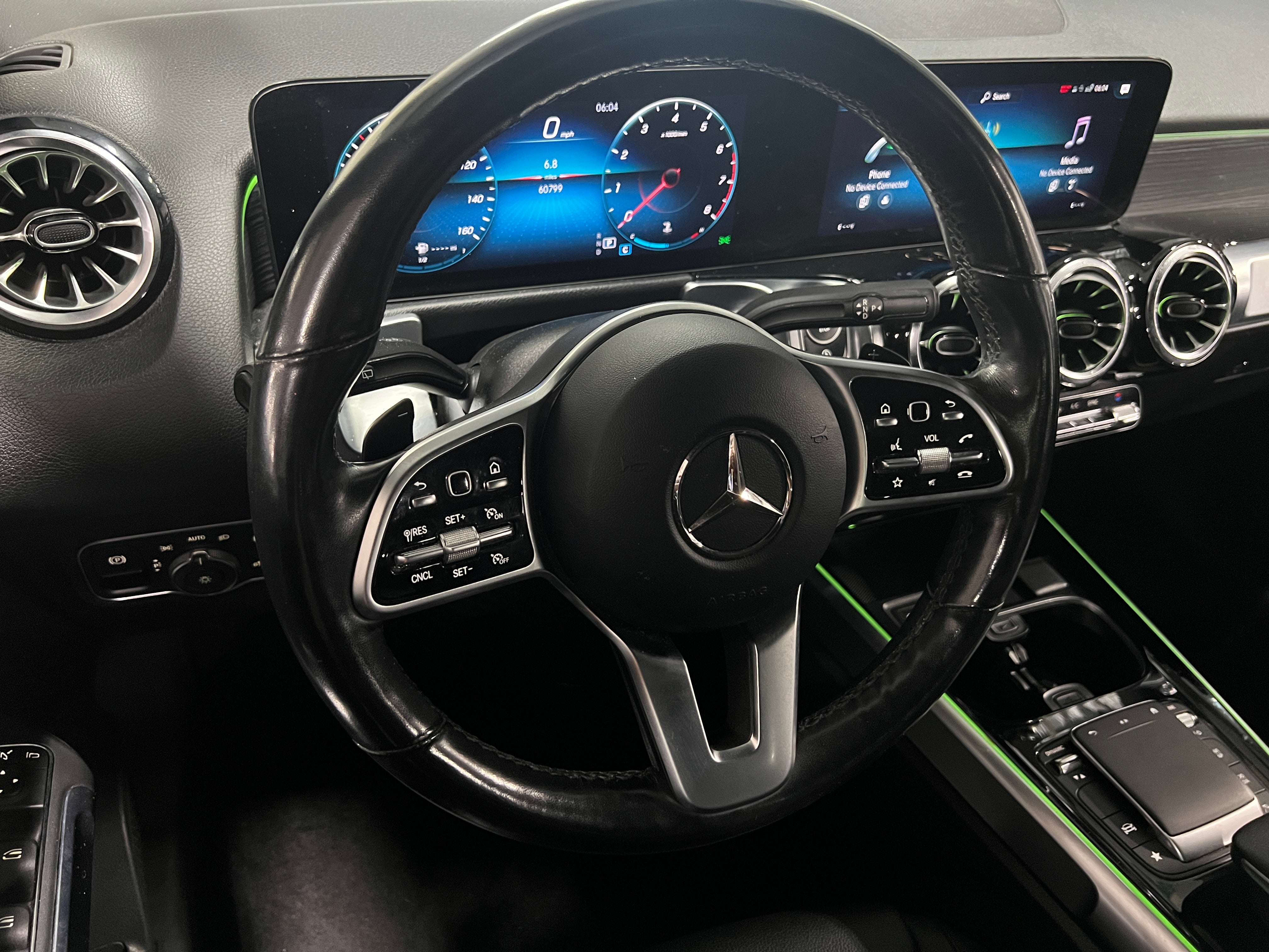 Thumbnail: 2023 Mercedes-Benz GLB - 4