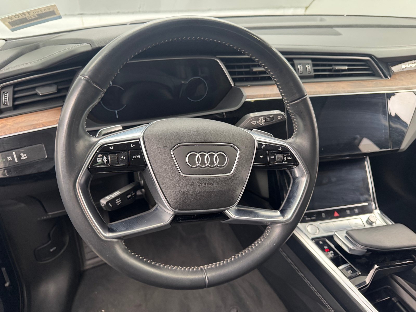 Thumbnail: 2019 Audi e-tron - 4