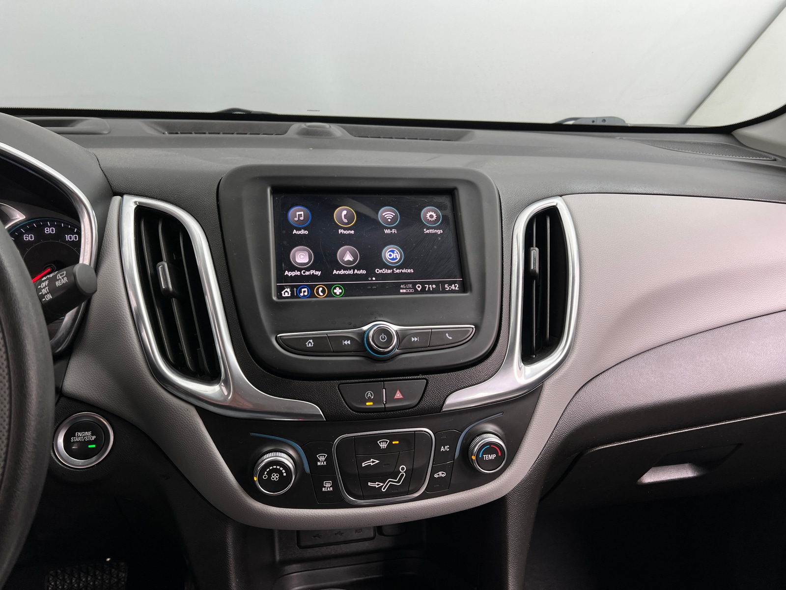 Thumbnail: 2022 Chevrolet Equinox - 4