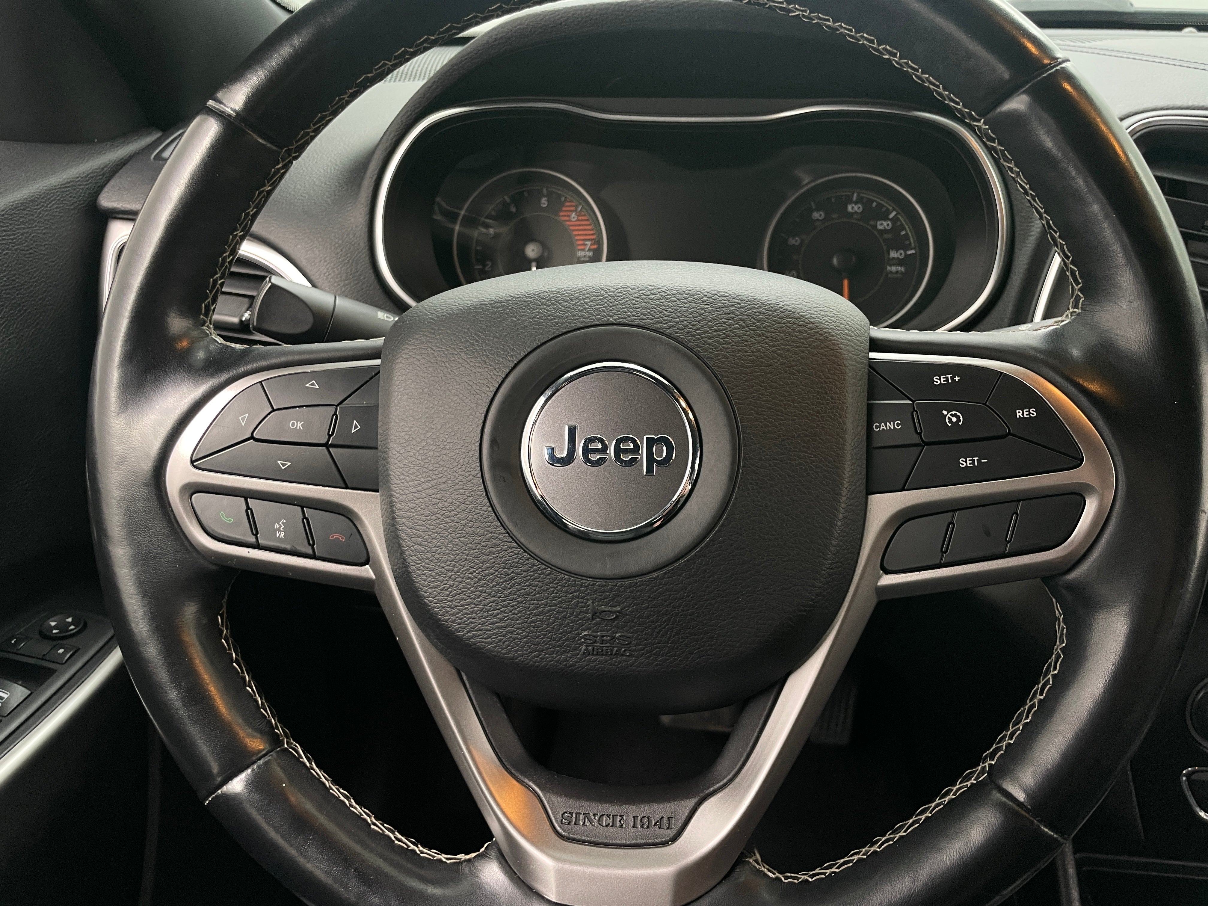 Thumbnail: 2021 Jeep Cherokee - 4