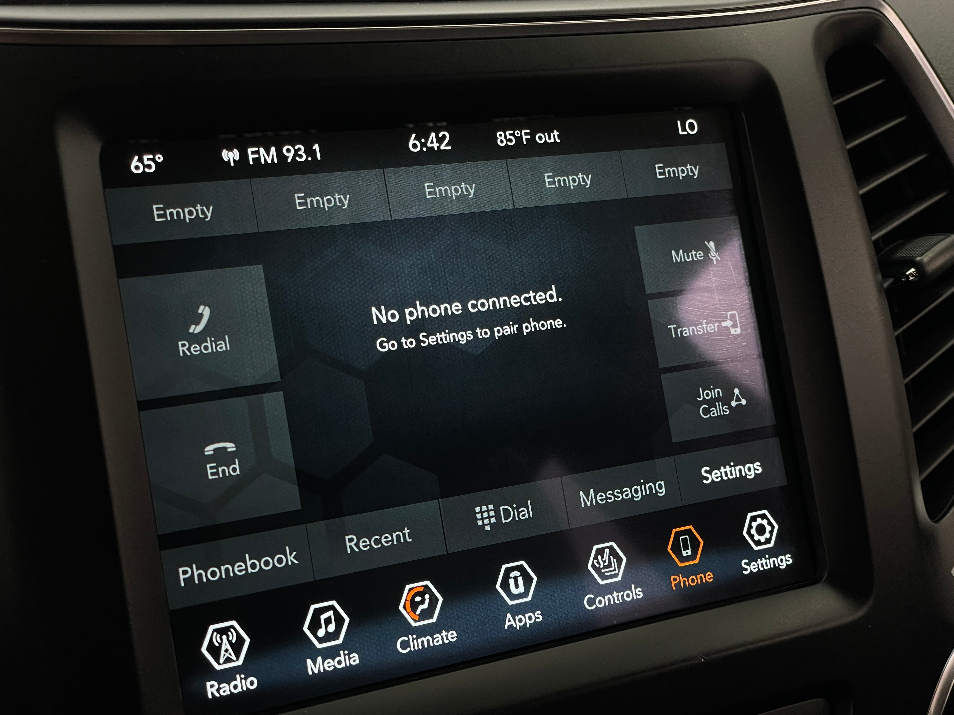 Thumbnail: 2021 Jeep Cherokee - 3
