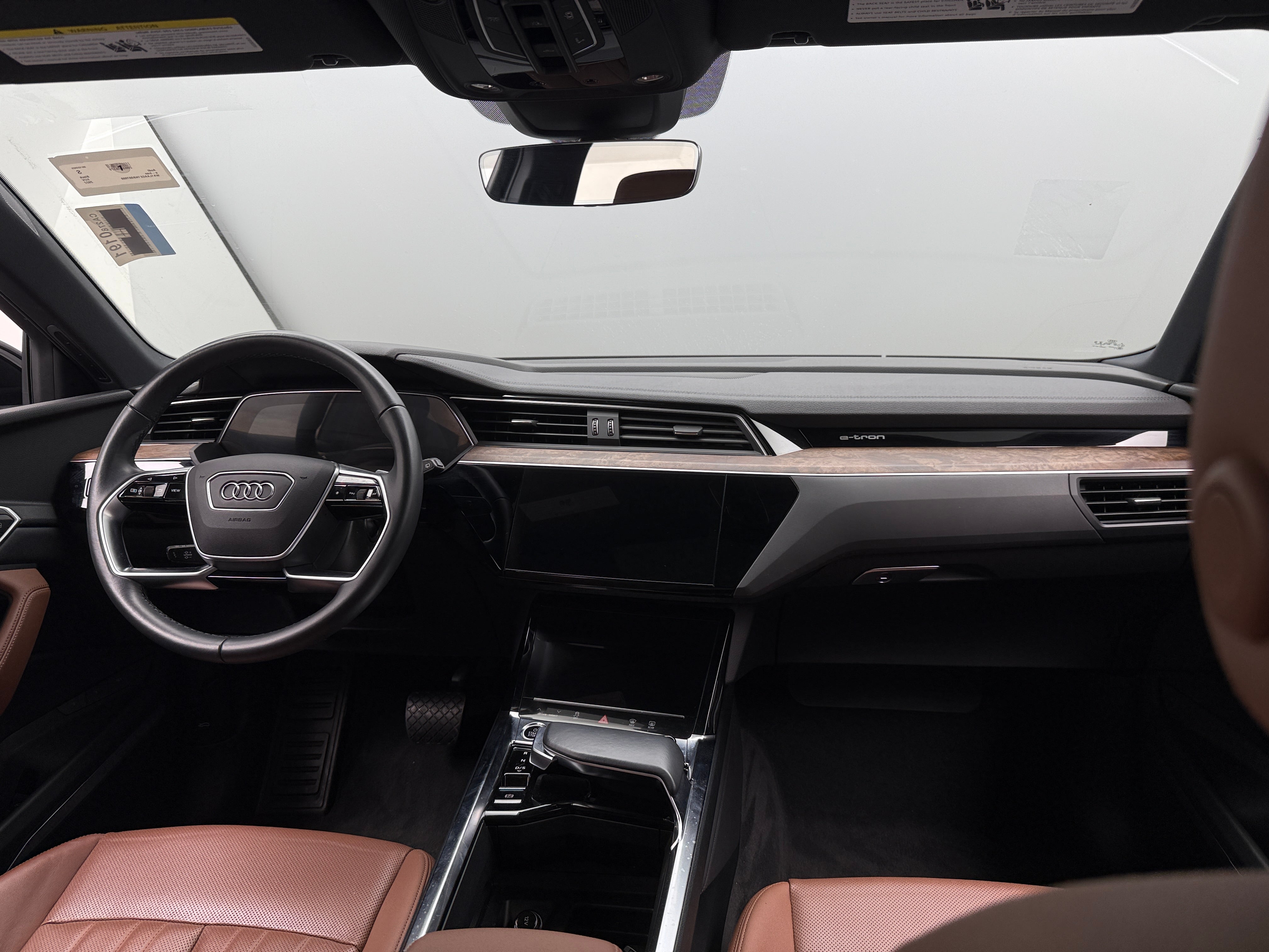 Thumbnail: 2022 Audi e-tron - 2
