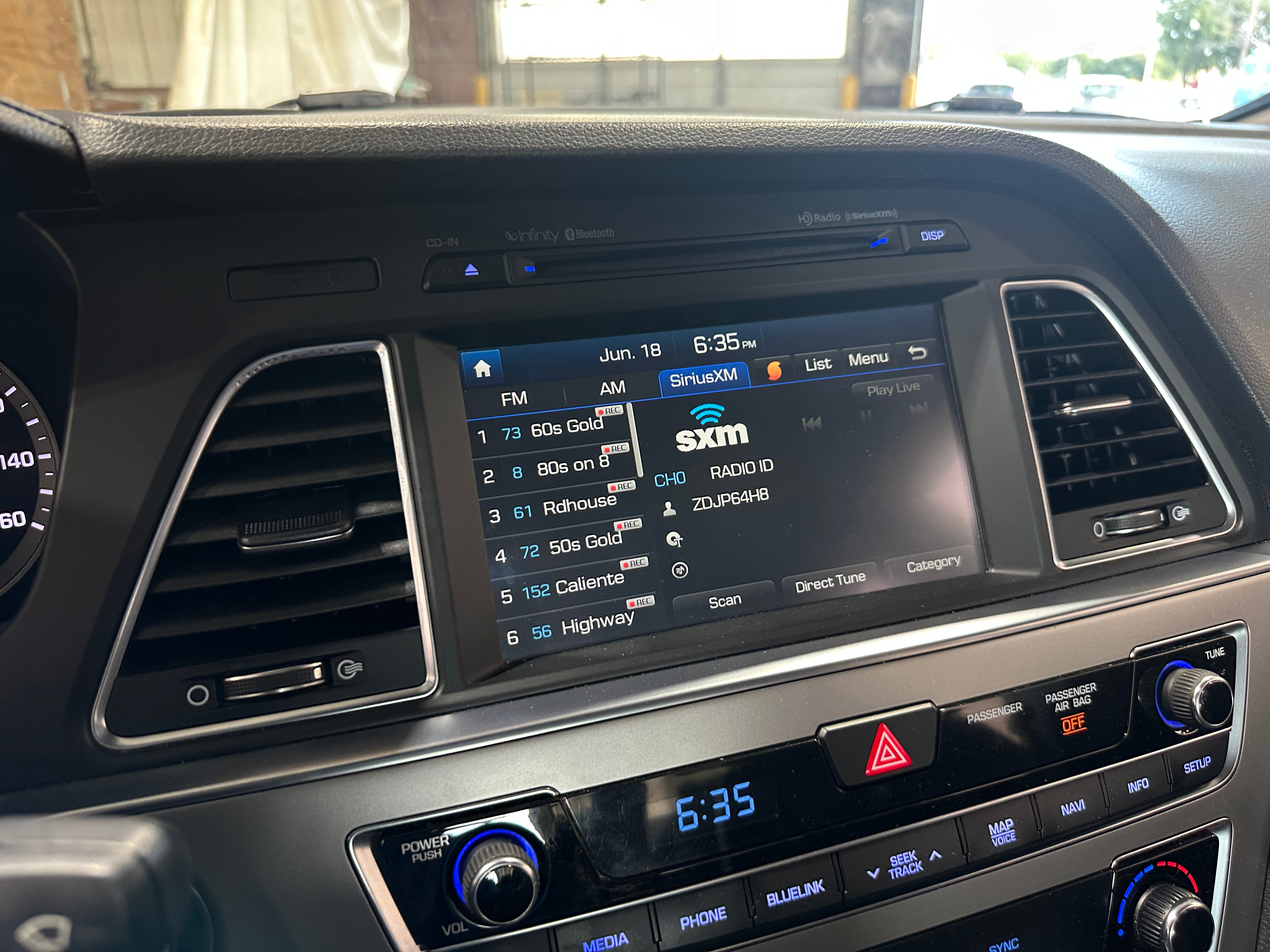 Thumbnail: 2015 Hyundai Sonata - 3