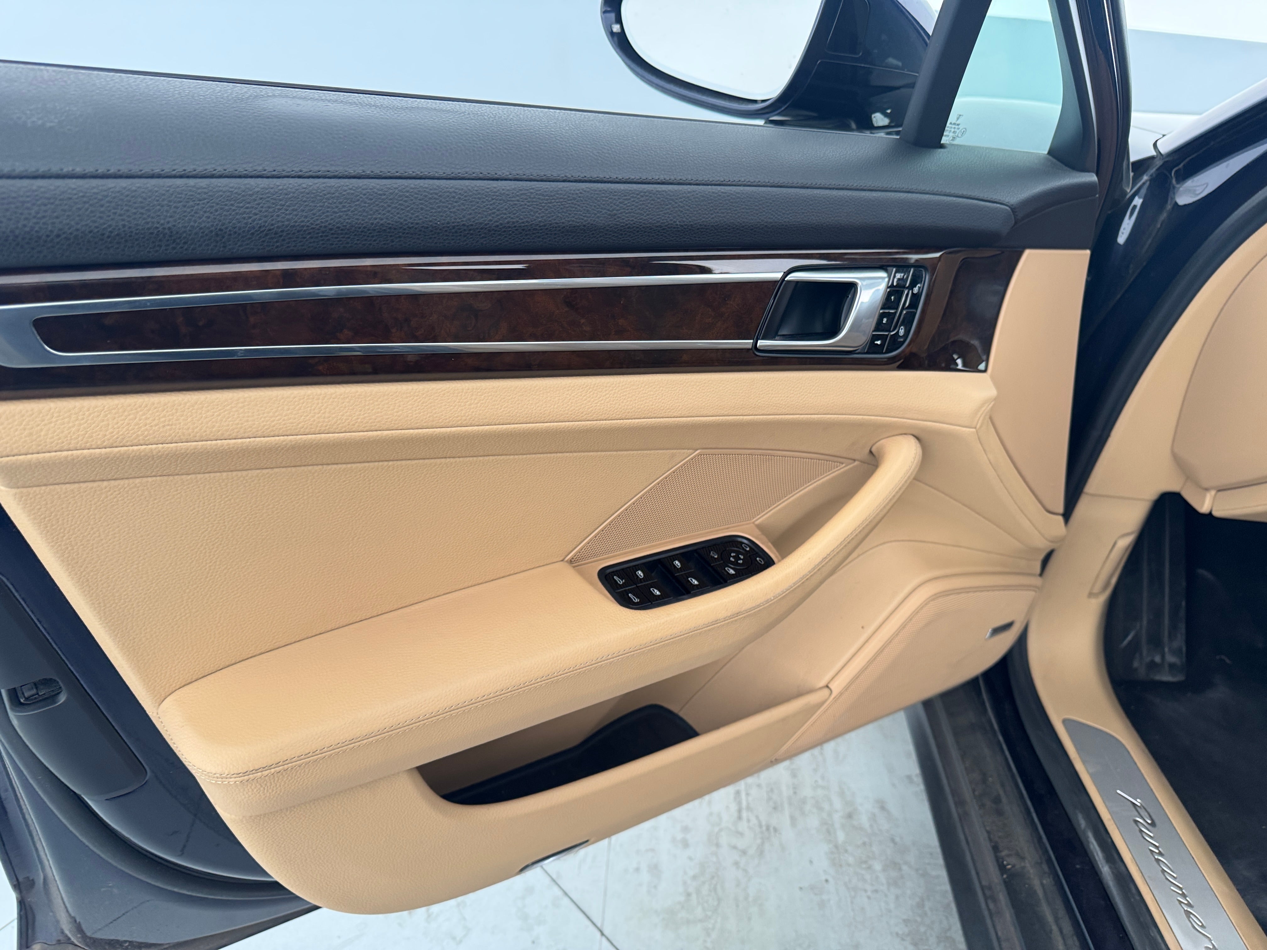 Image 4 of 2018 Porsche Panamera base