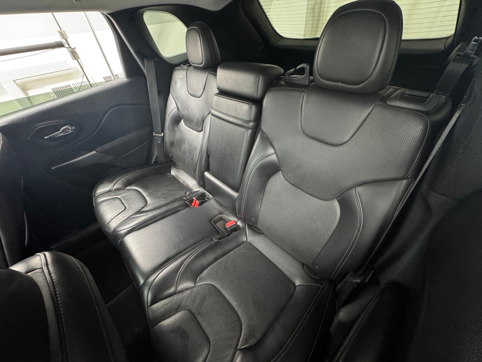 Thumbnail: 2019 Jeep Cherokee - 5