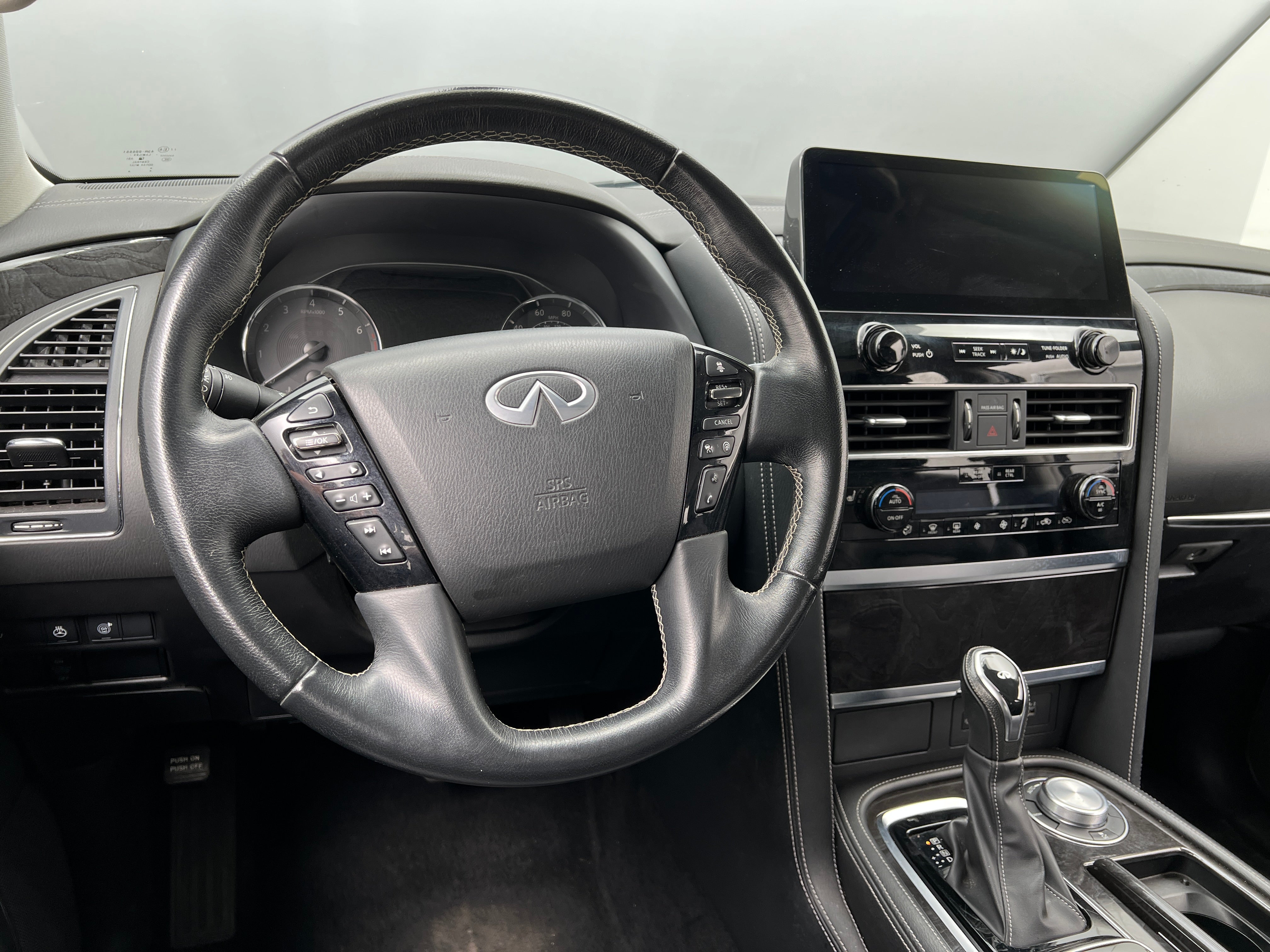 Thumbnail: 2022 INFINITI QX80 - 4