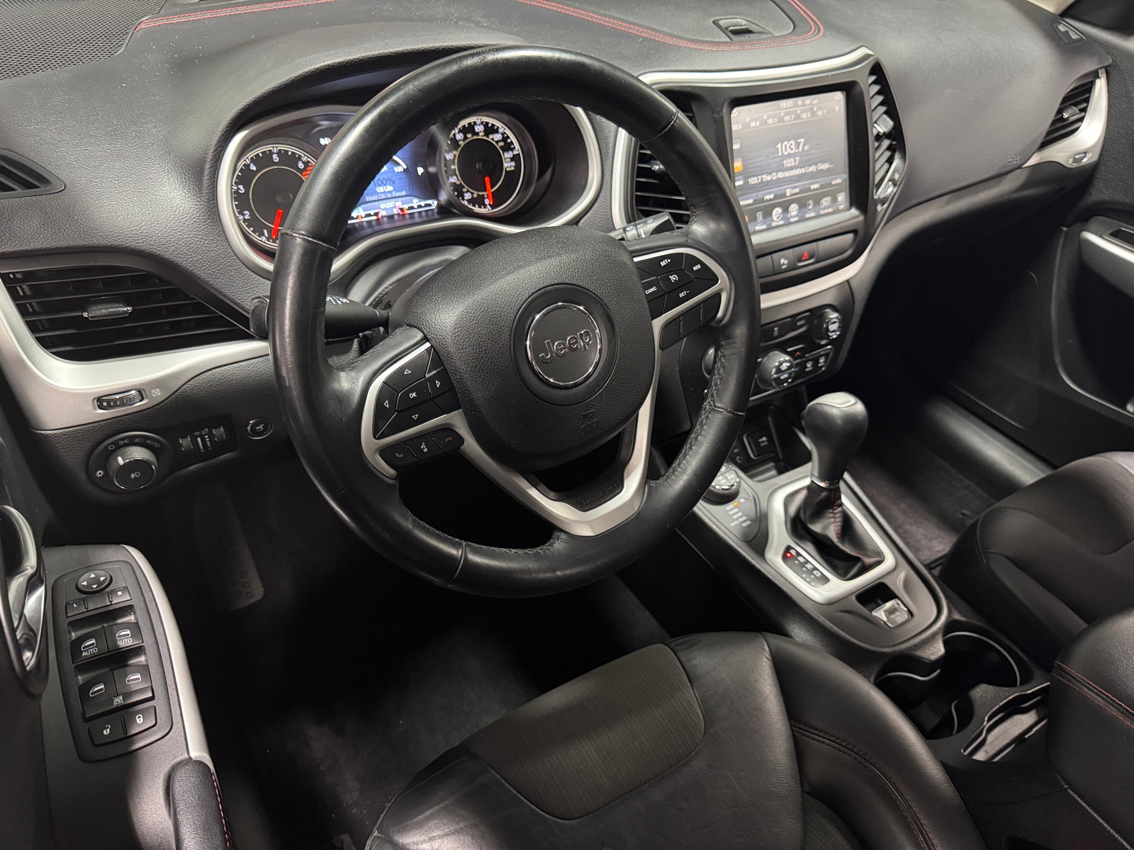 Thumbnail: 2018 Jeep Cherokee - 3