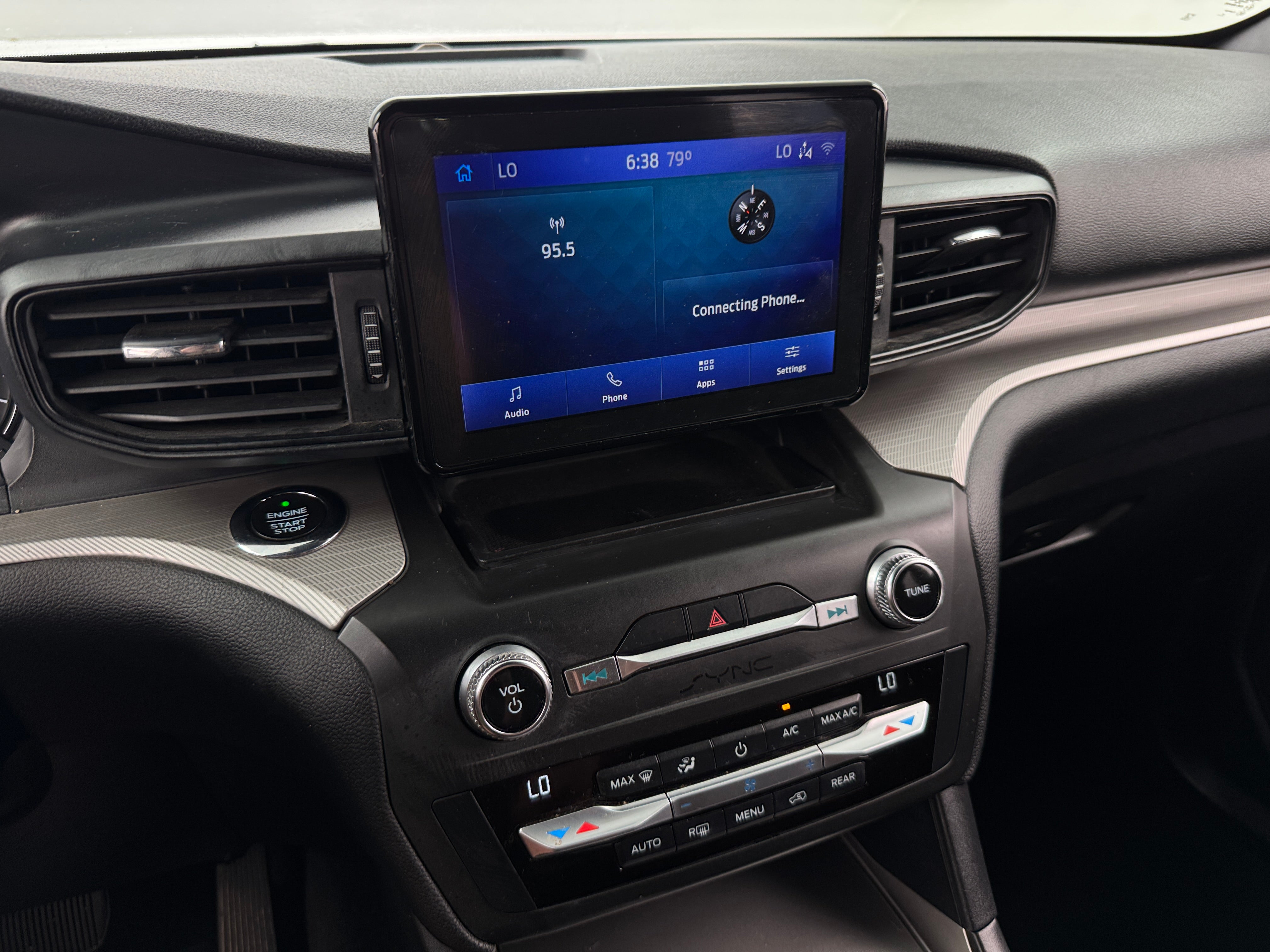 2020 Ford Explorer XLT 4