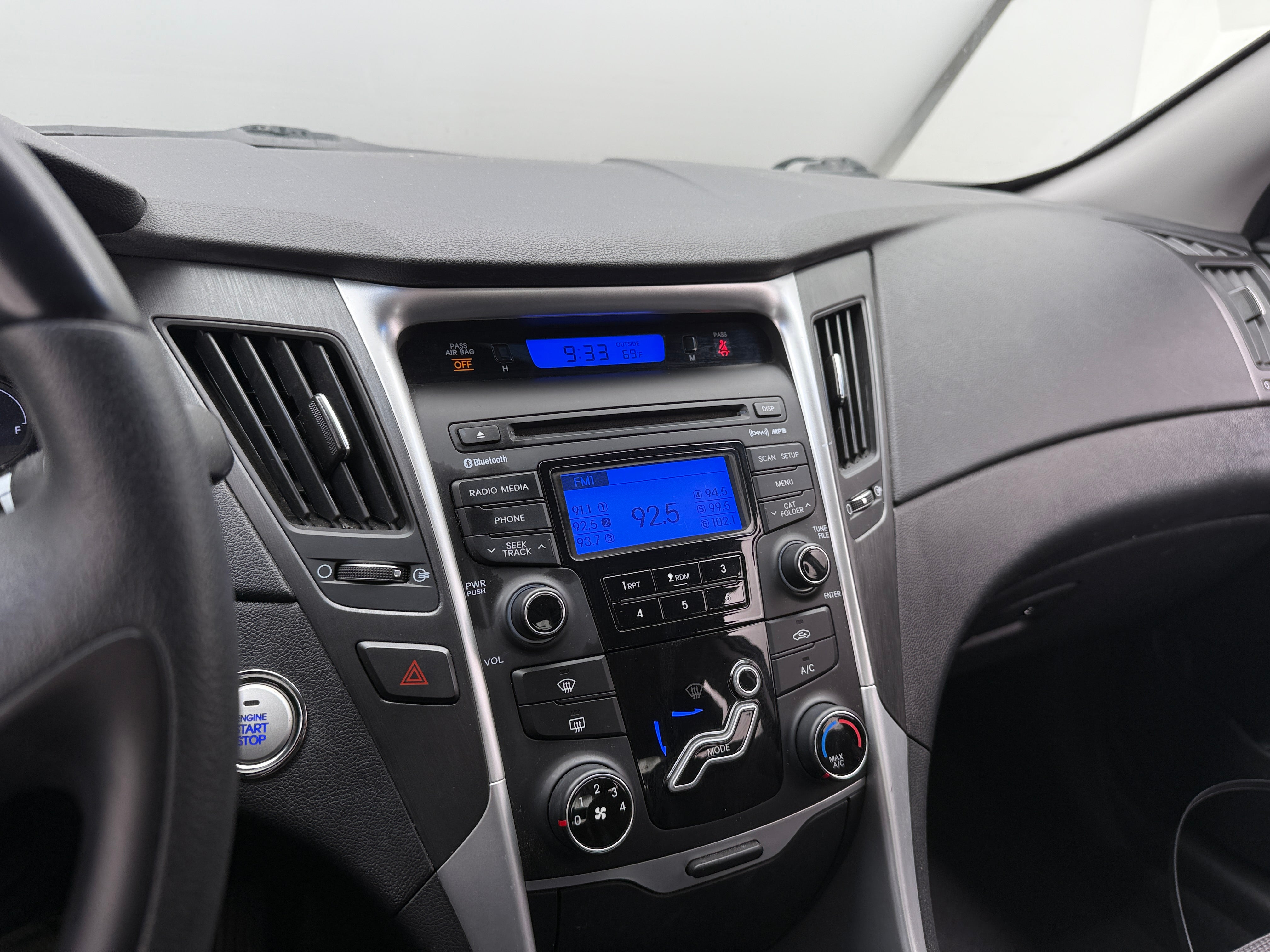 Thumbnail: 2013 Hyundai Sonata - 3