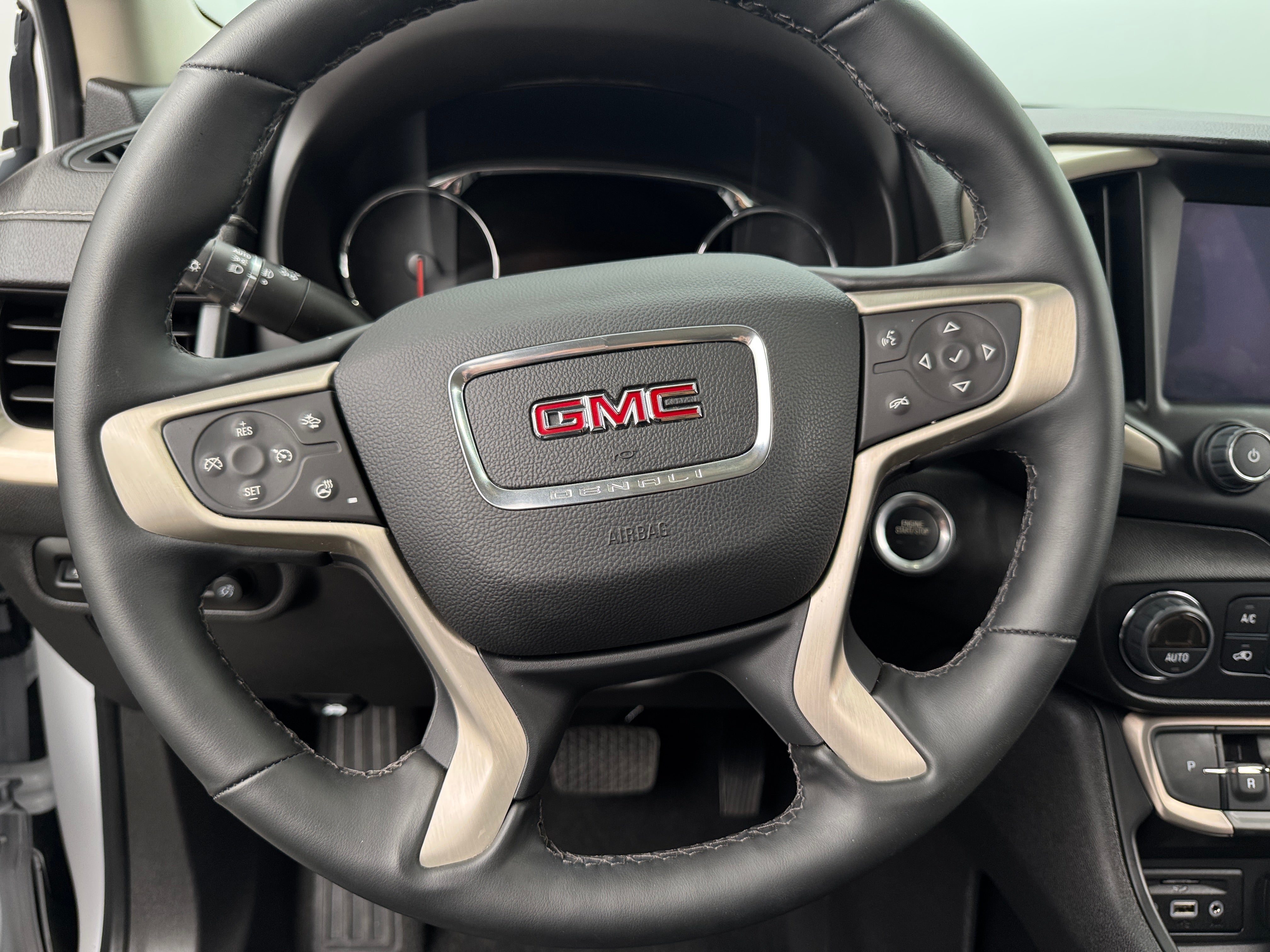2023 GMC Terrain Denali 4