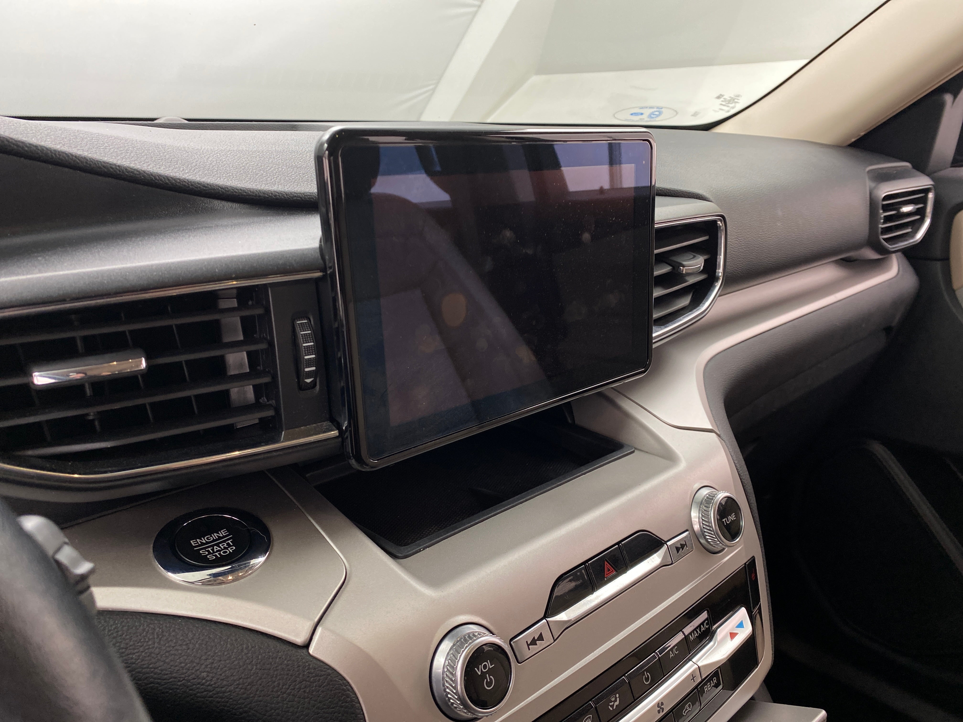 Thumbnail: 2020 Ford Explorer - 3