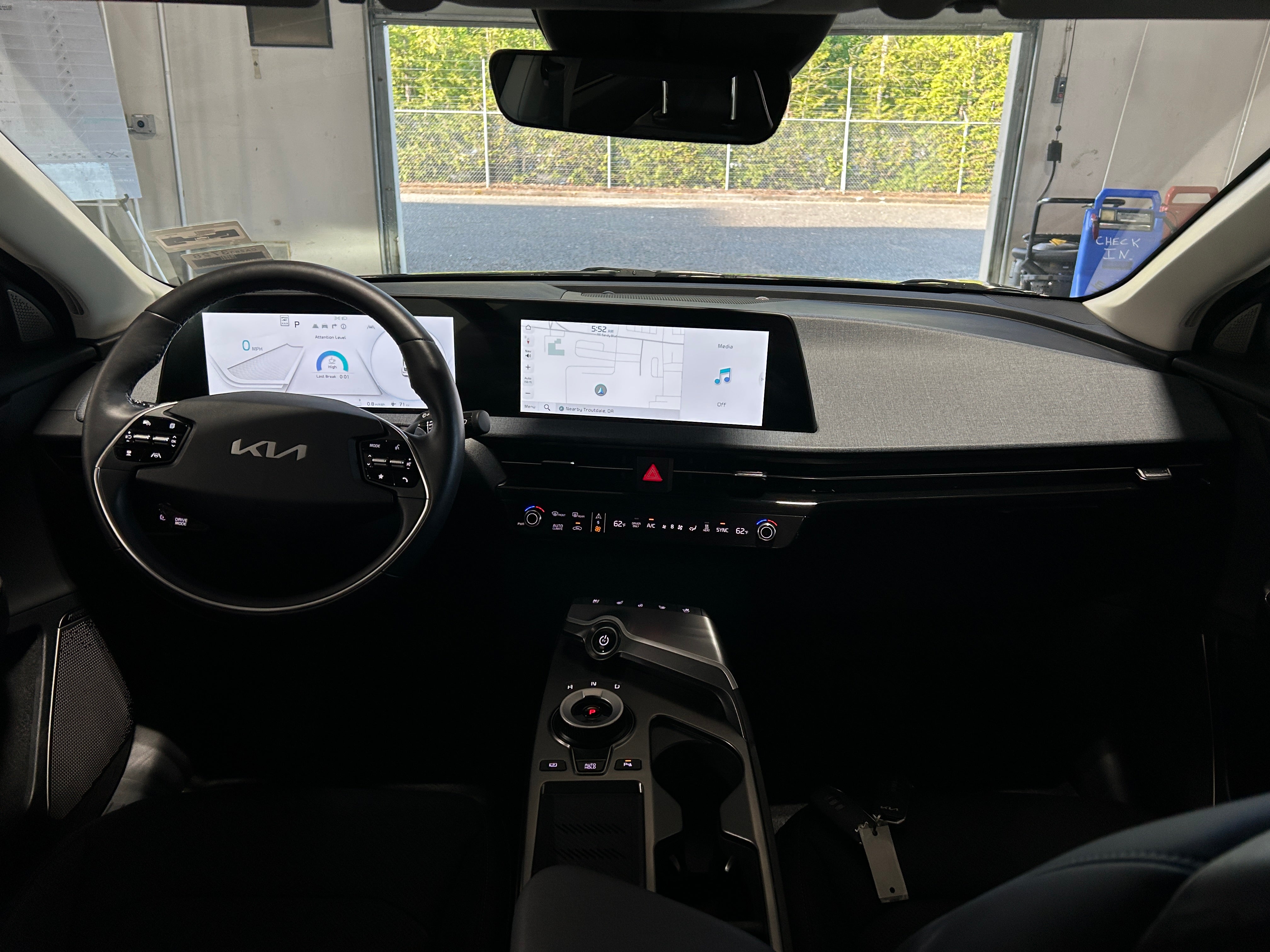 Thumbnail: 2023 Kia EV6 - 2