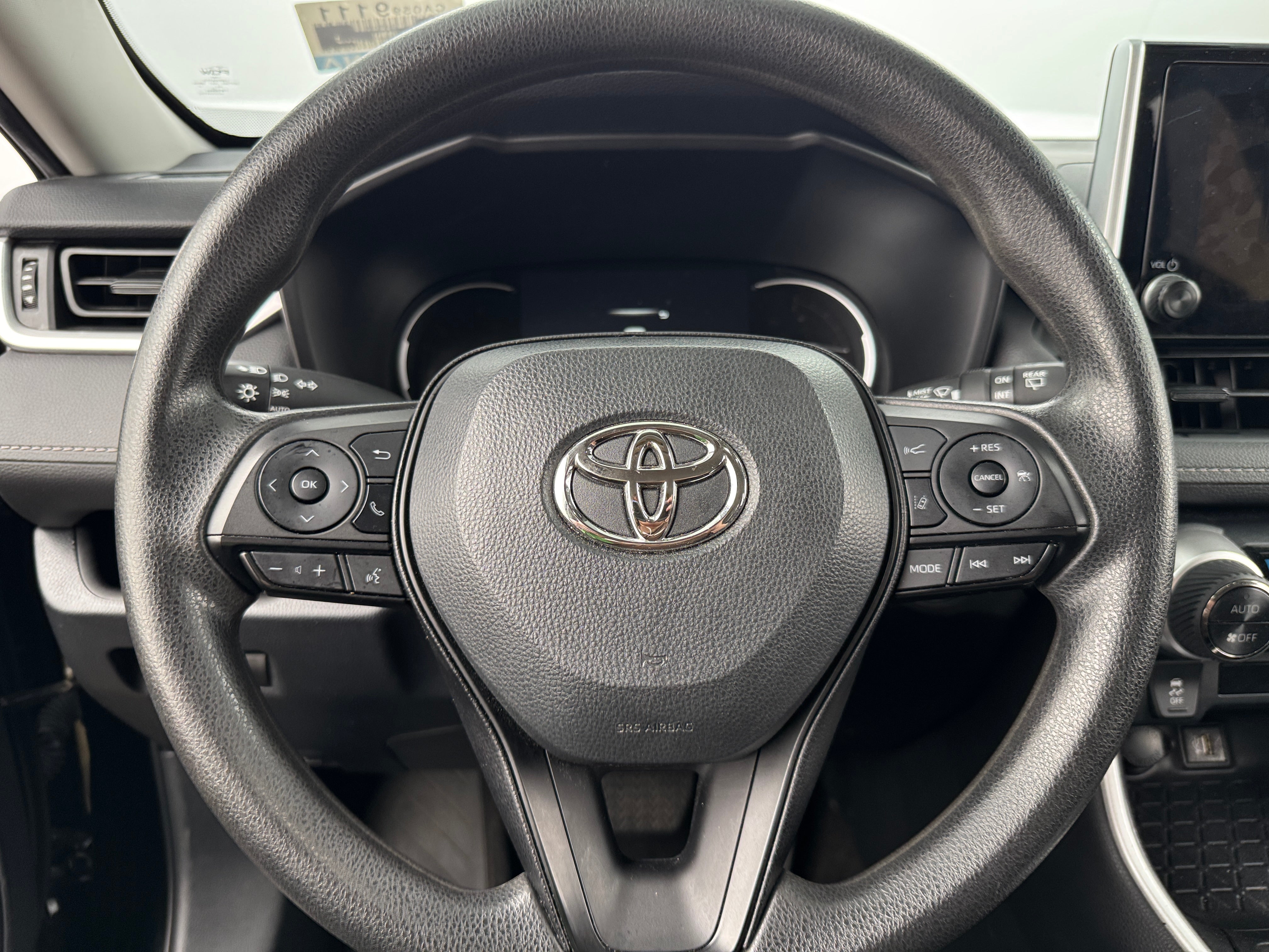 2023 Toyota RAV4 XLE 5
